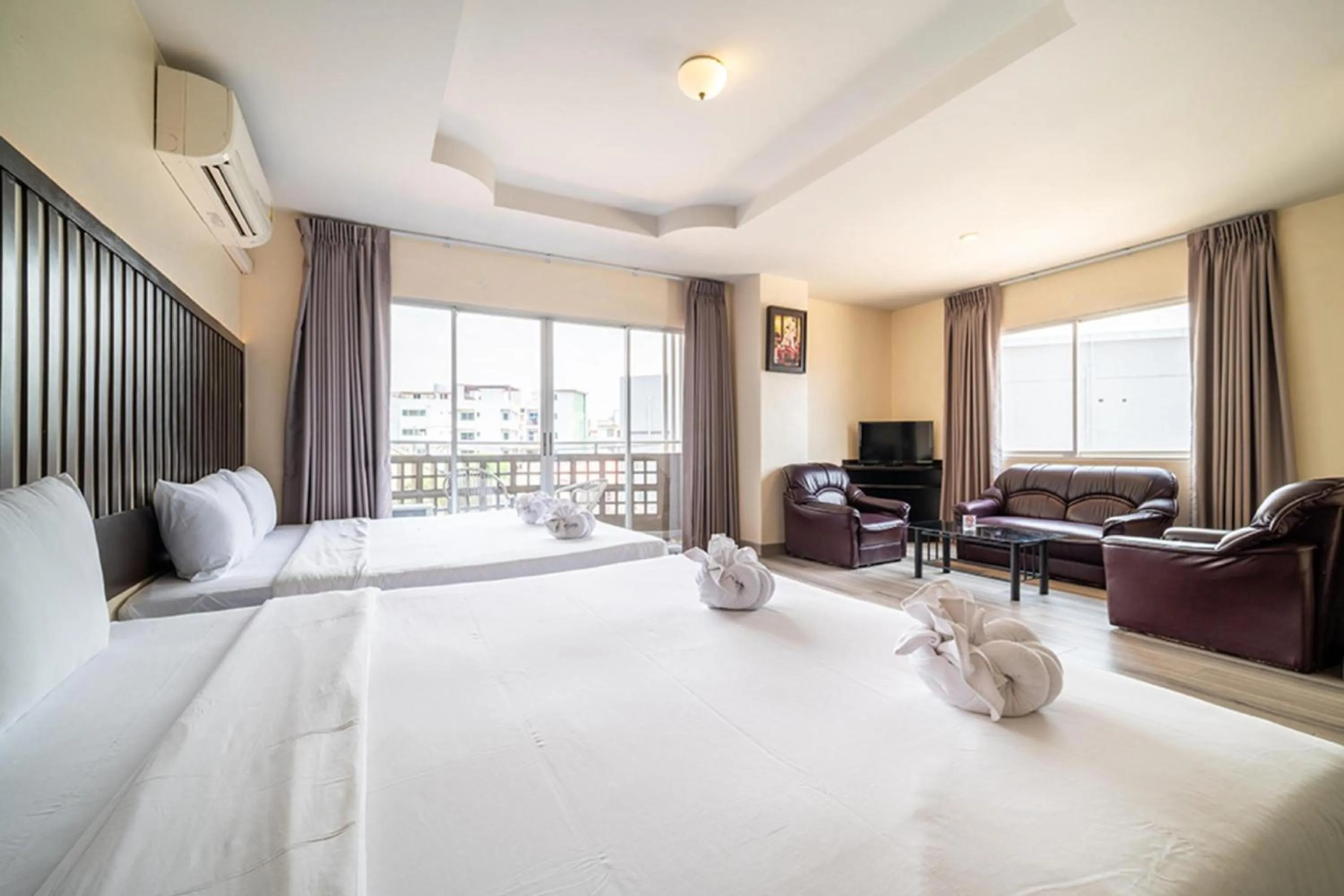 Bedroom, Bed in Sunday JA Plus Hotel