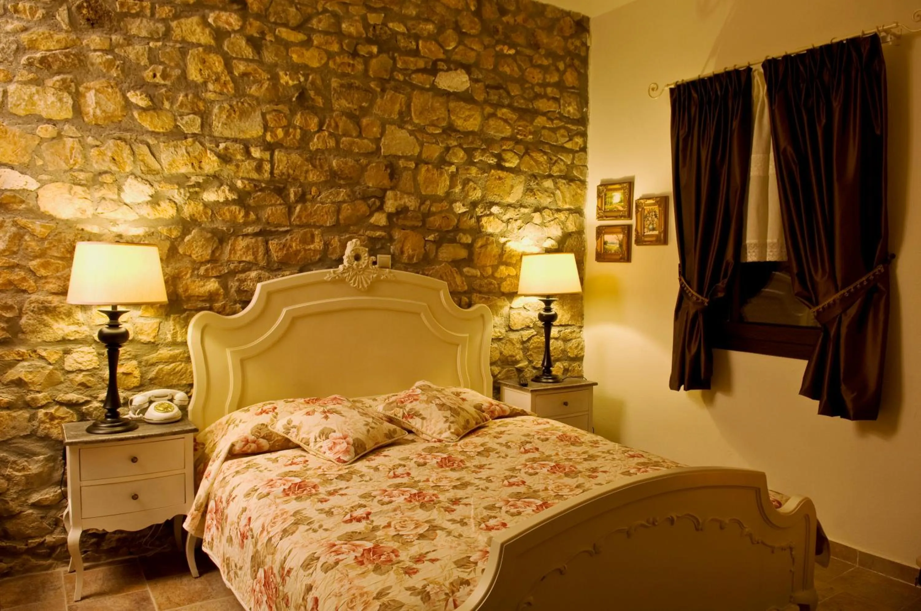 bunk bed, Bed in Atrion Highland Hotel