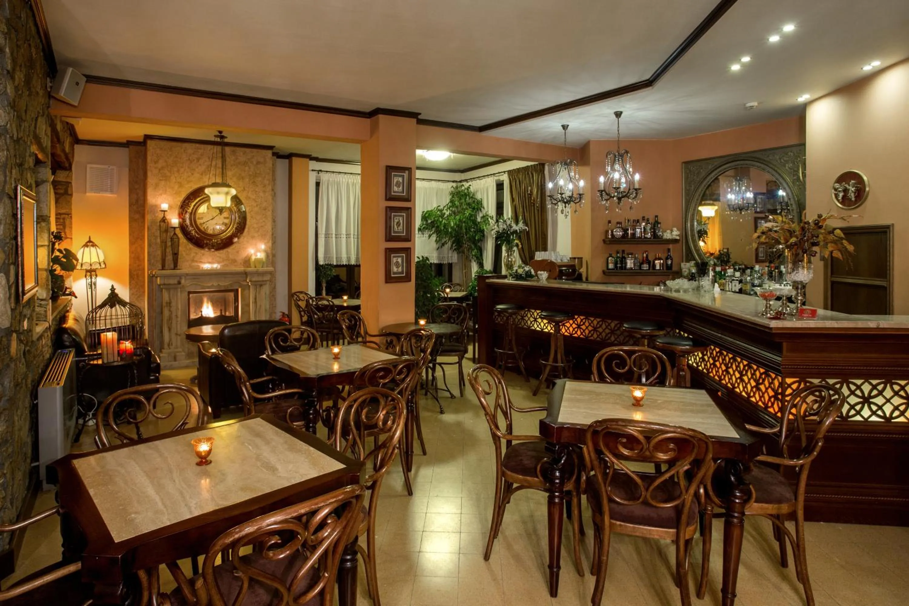 Food and drinks in Atrion Highland Hotel