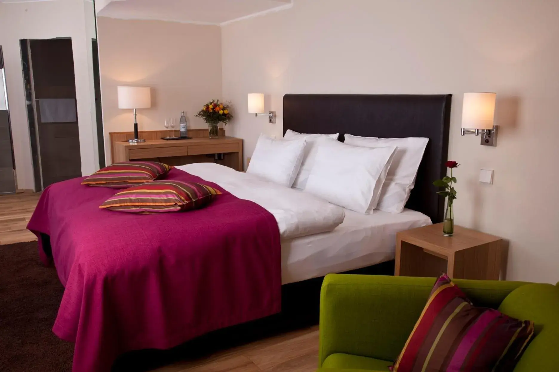 Standard Single Room - single occupancy in Hotel Palatina "Hotel-Restaurant" Standard Single Room - single occupancy in Hotel Palatina "Hotel-Restaurant"