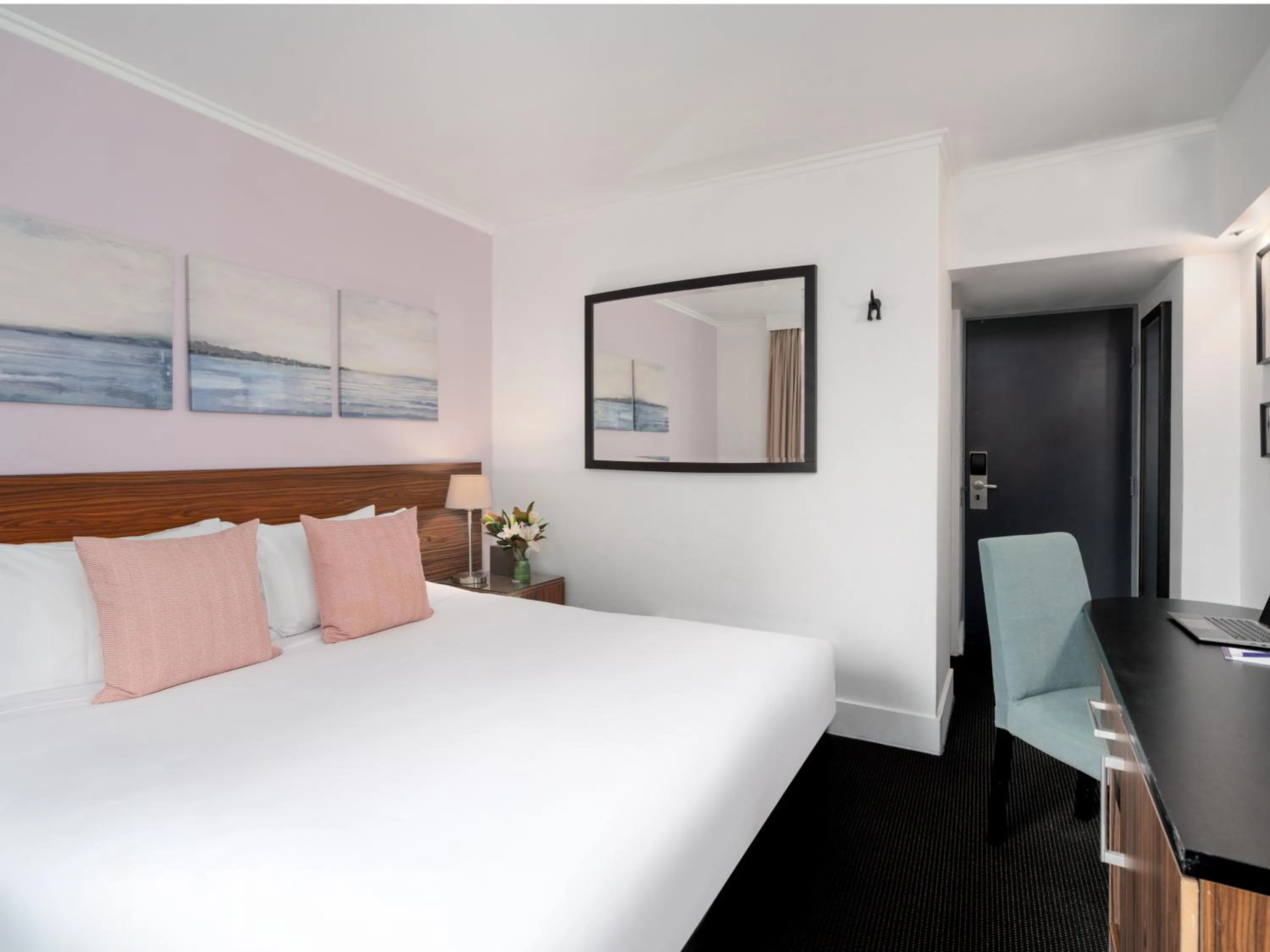 Bedroom, Bed in Park Regis City Centre