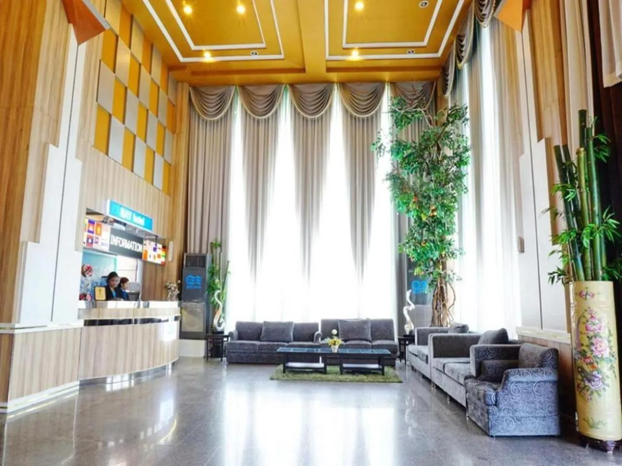 Staff in Bay Hotel Srinakarin