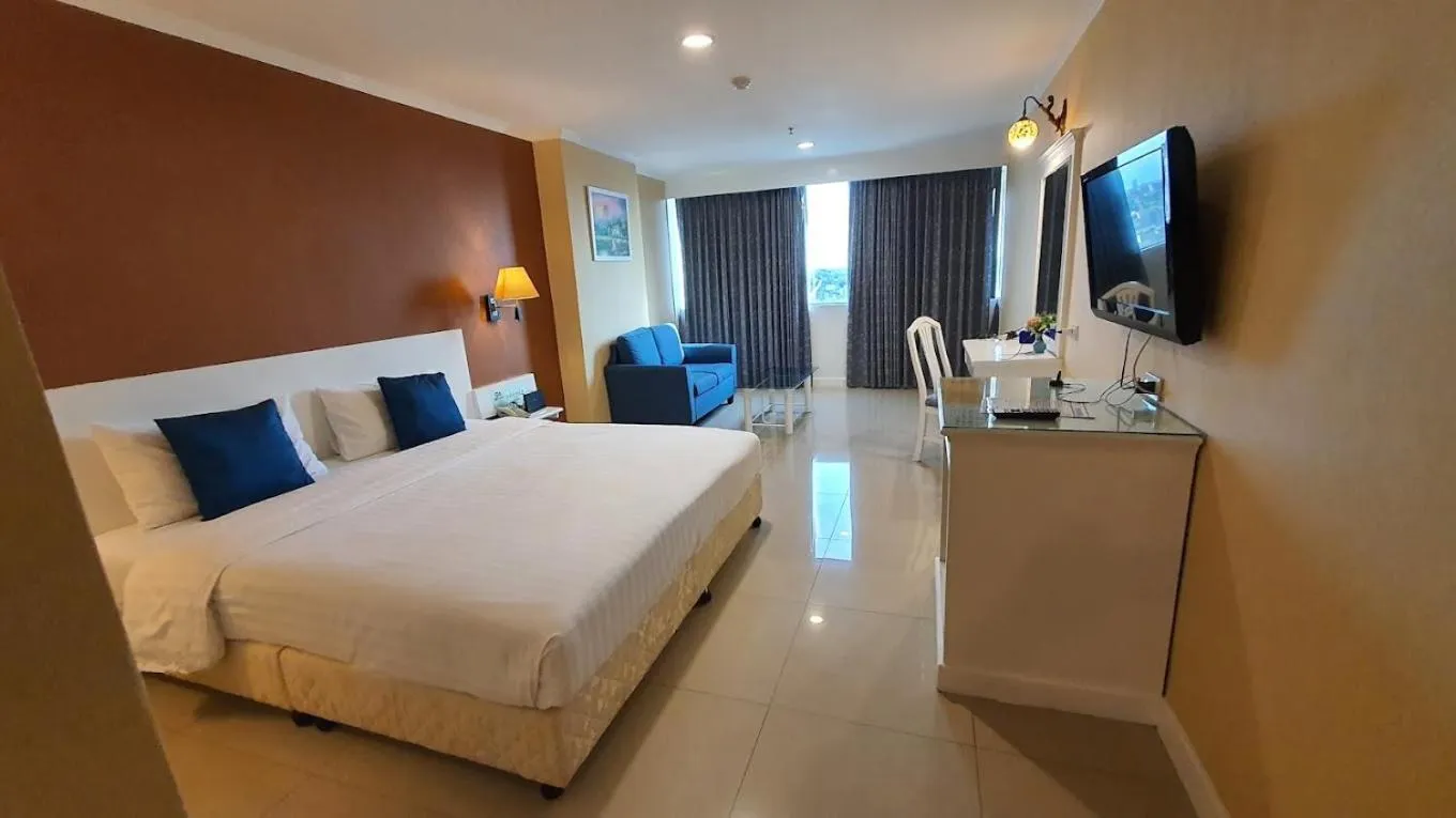 Bed in Bay Hotel Srinakarin