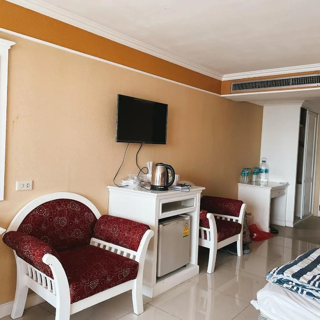 Bay Hotel Srinakarin