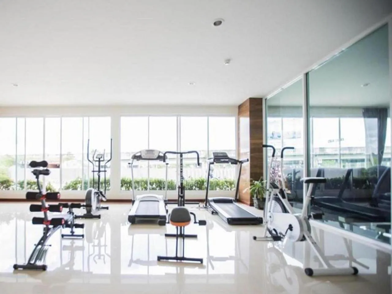 Fitness centre/facilities in Bay Hotel Srinakarin