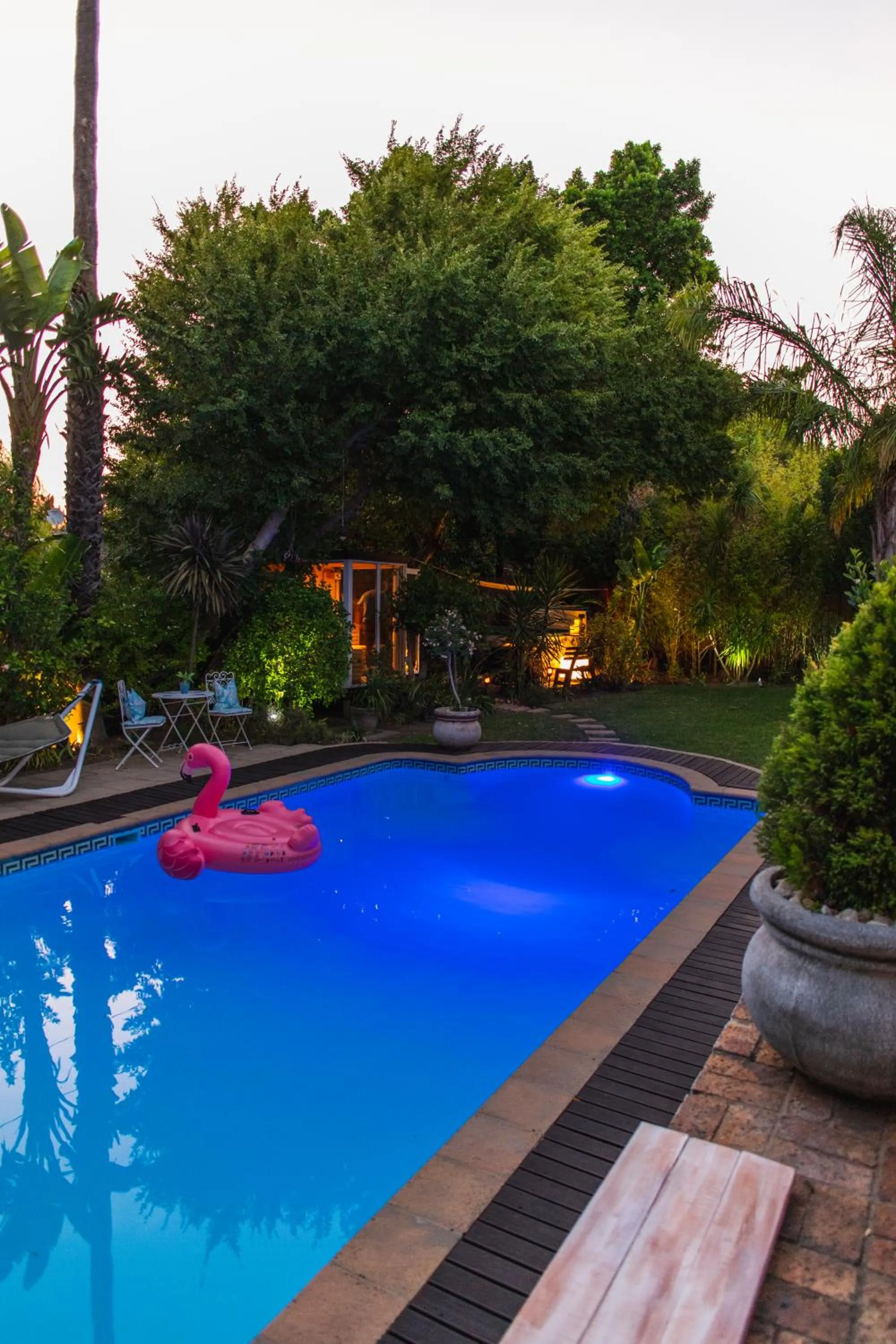 Swimming pool in Khashamongo B & B