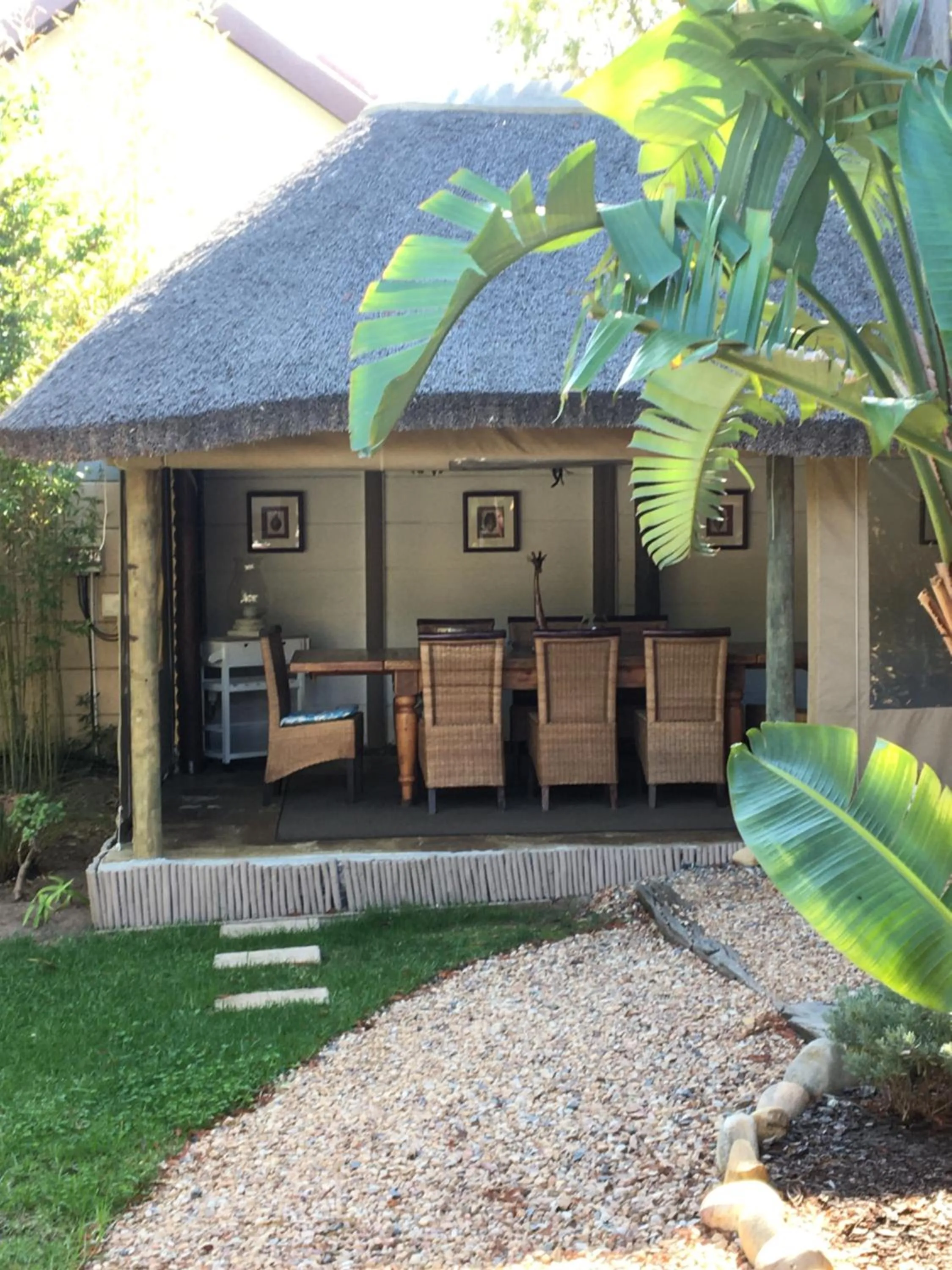 Restaurant/places to eat in Khashamongo B & B