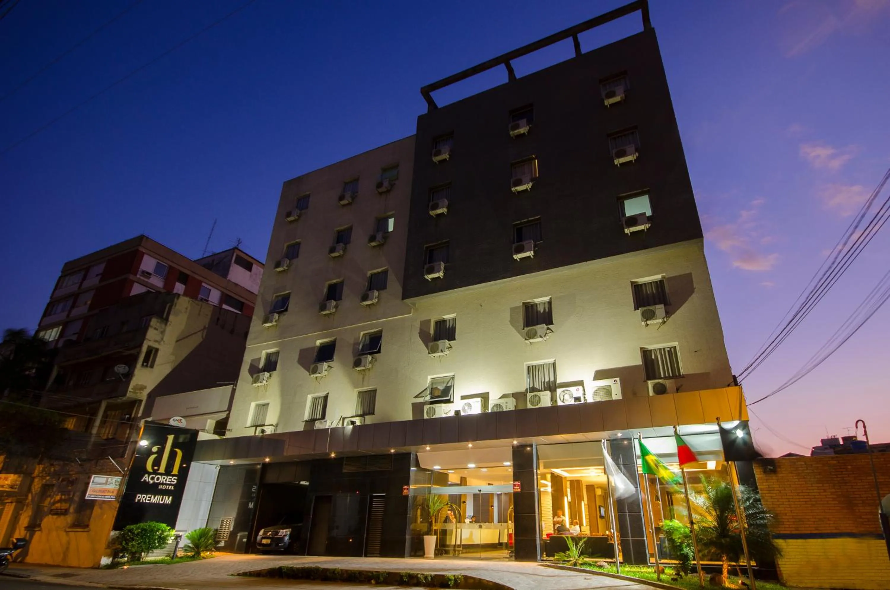 Facade/entrance in Açores Premium- 5 Minutos do Moinhos de Vento