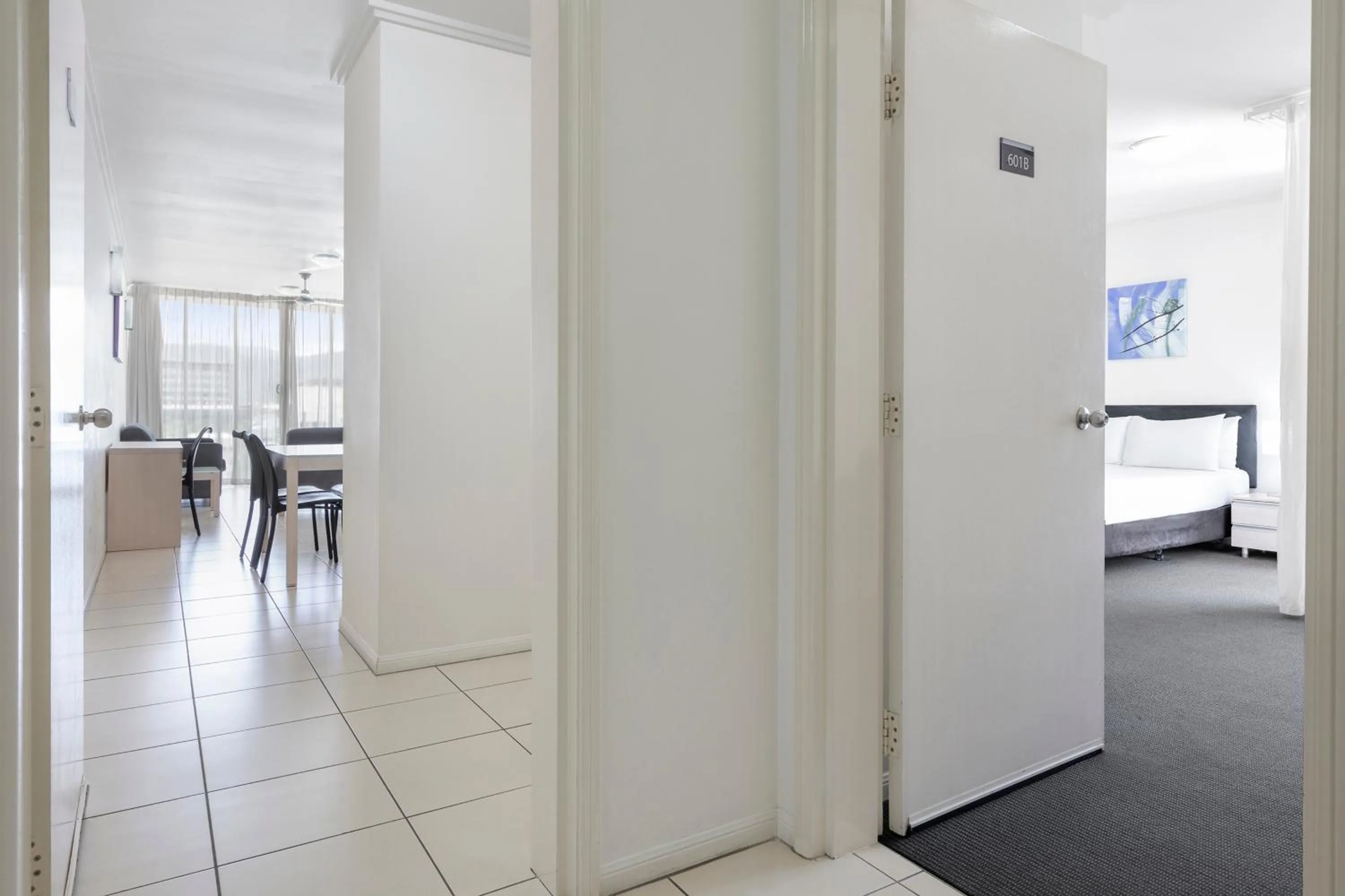 Photo of the whole room in Park Regis City Quays