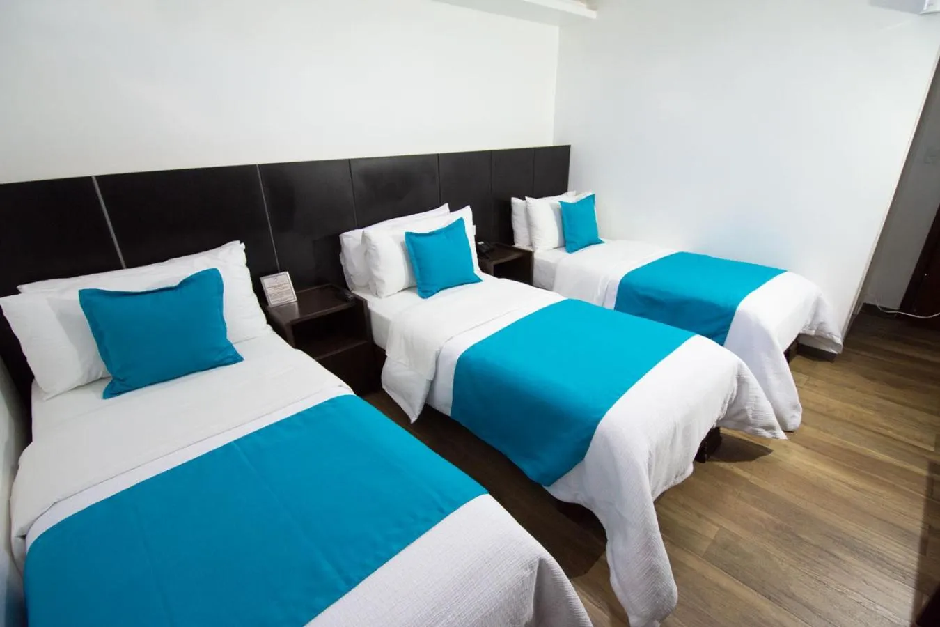 Bedroom, Bed in Hotel Plaza Victoria