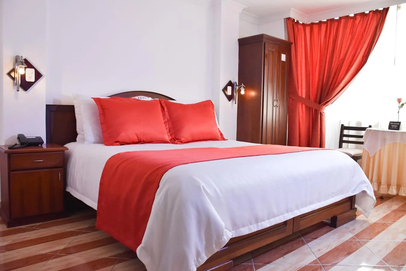 Bedroom, Bed in Hotel Plaza Victoria