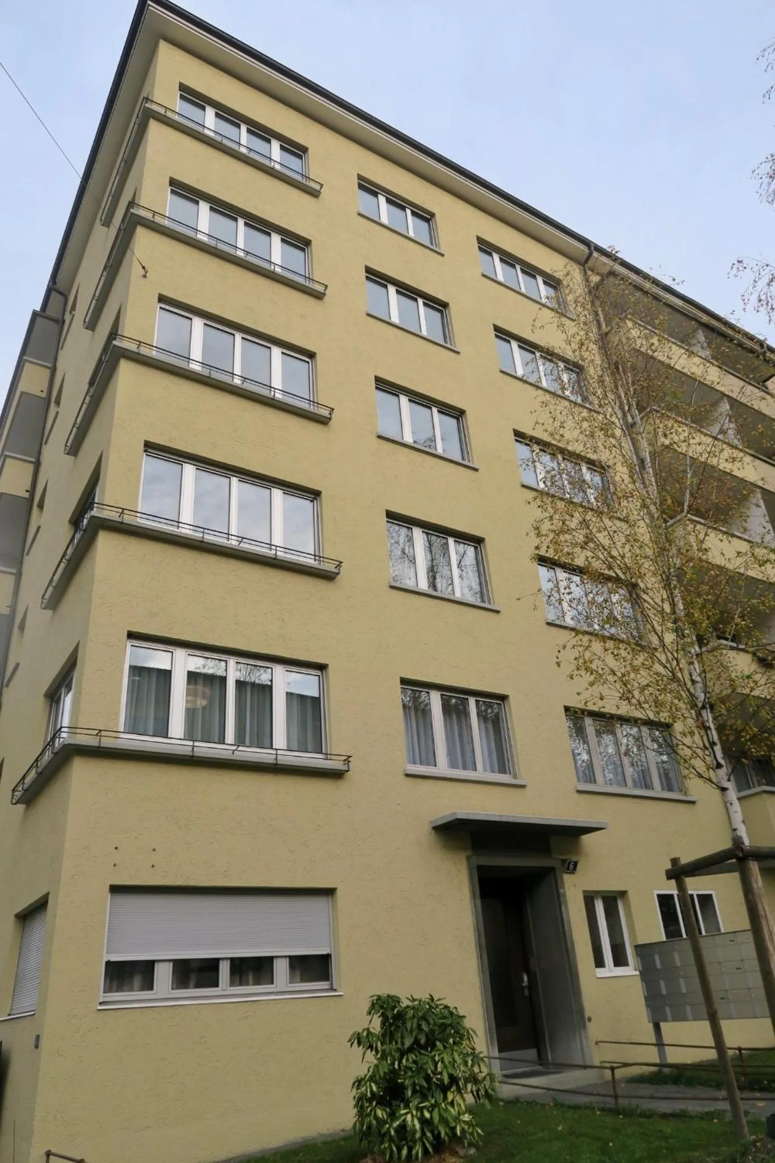 Property building in Zurich Furnished Homes