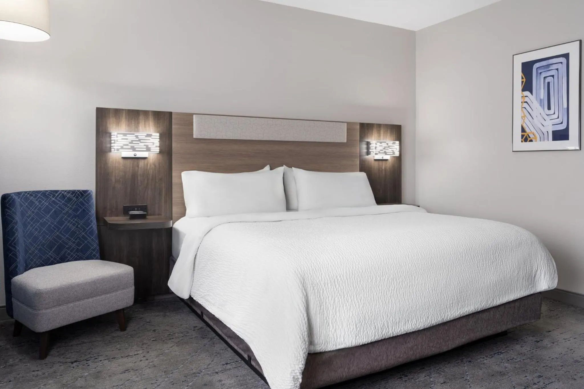 Photo of the whole room, Bed in Holiday Inn Express Toledo North by IHG