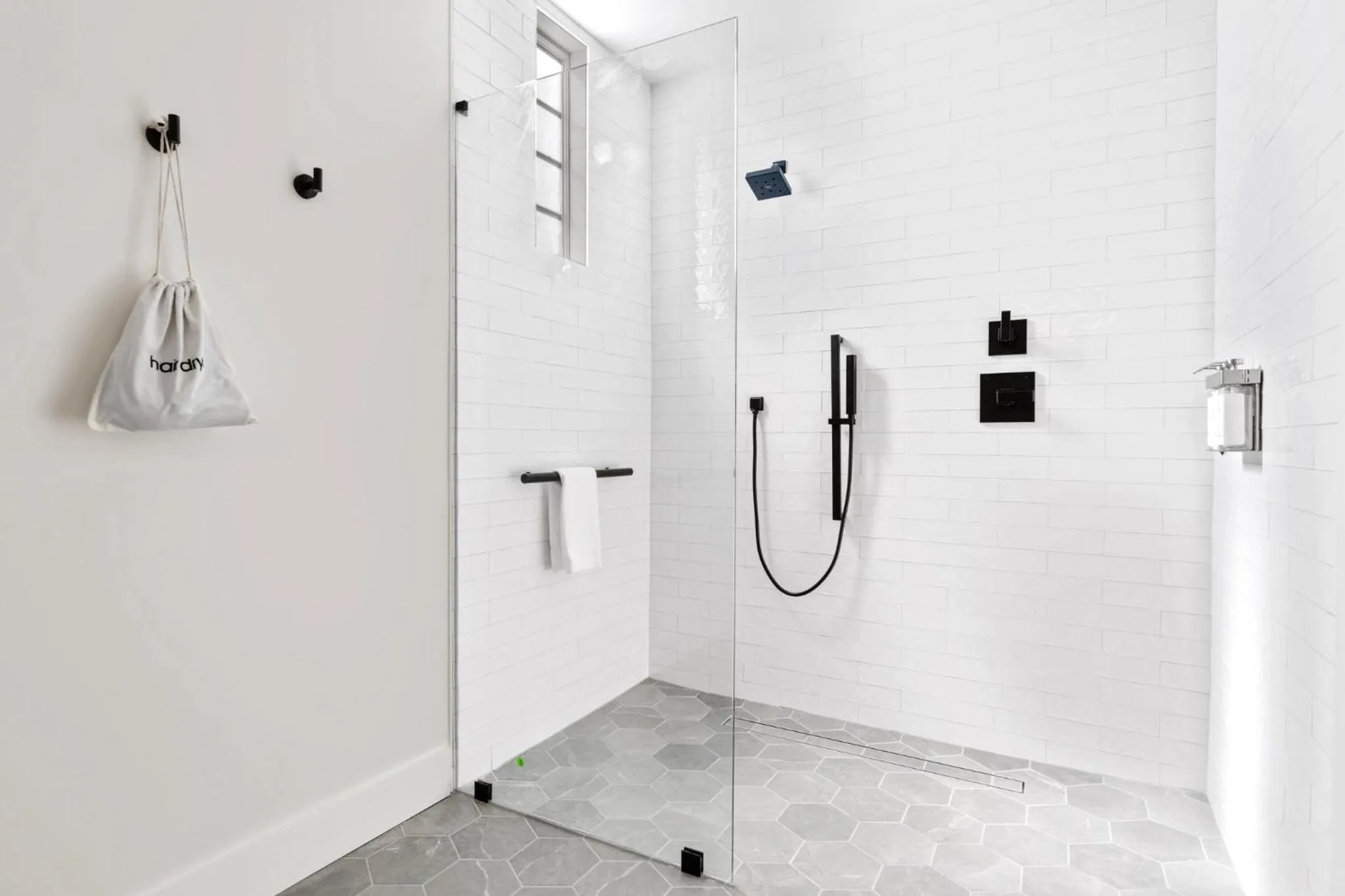 Shower in 27 on Park Boutique Hotel & Venue