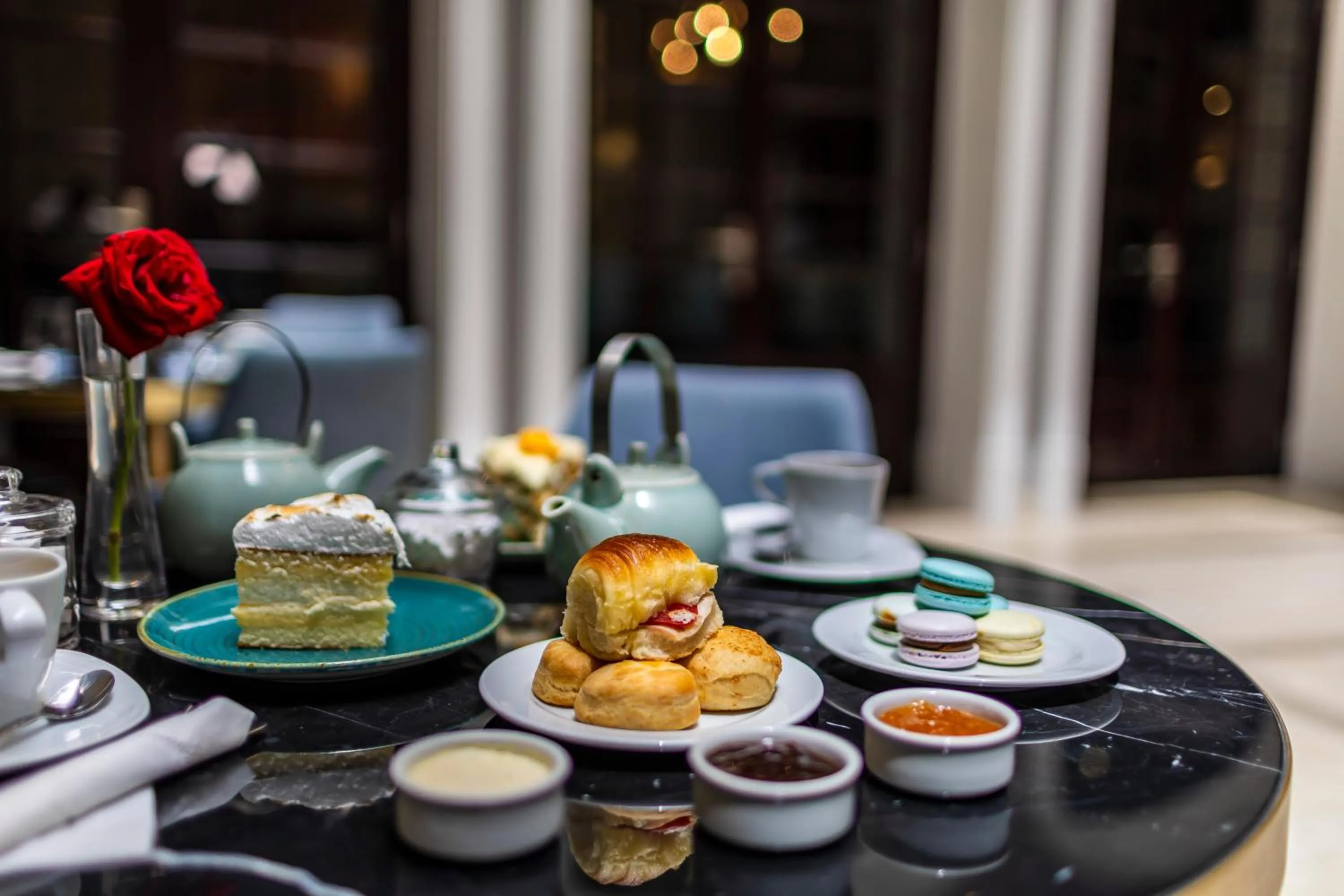 Food and drinks in Algodon Mansion