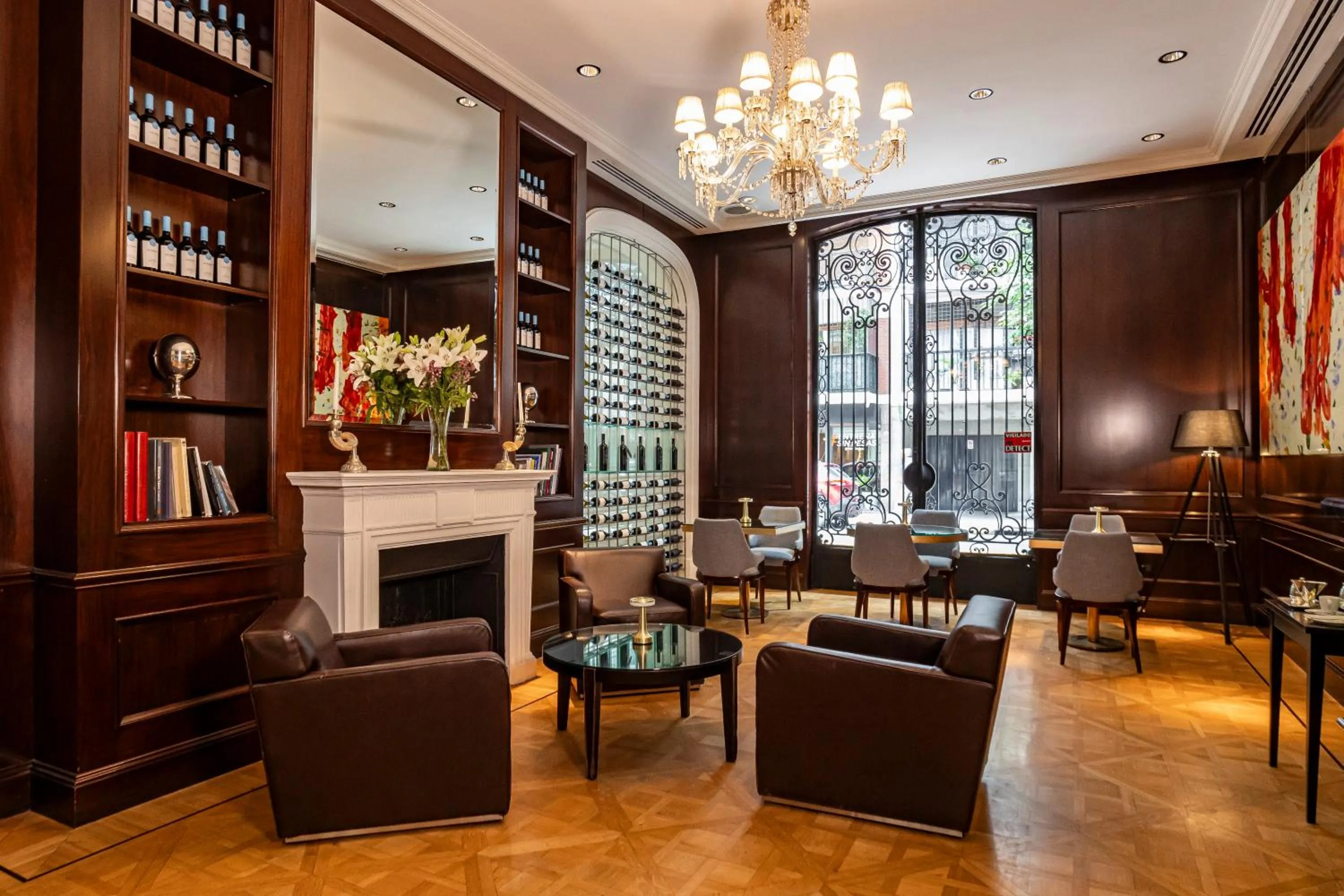 Library in Algodon Mansion