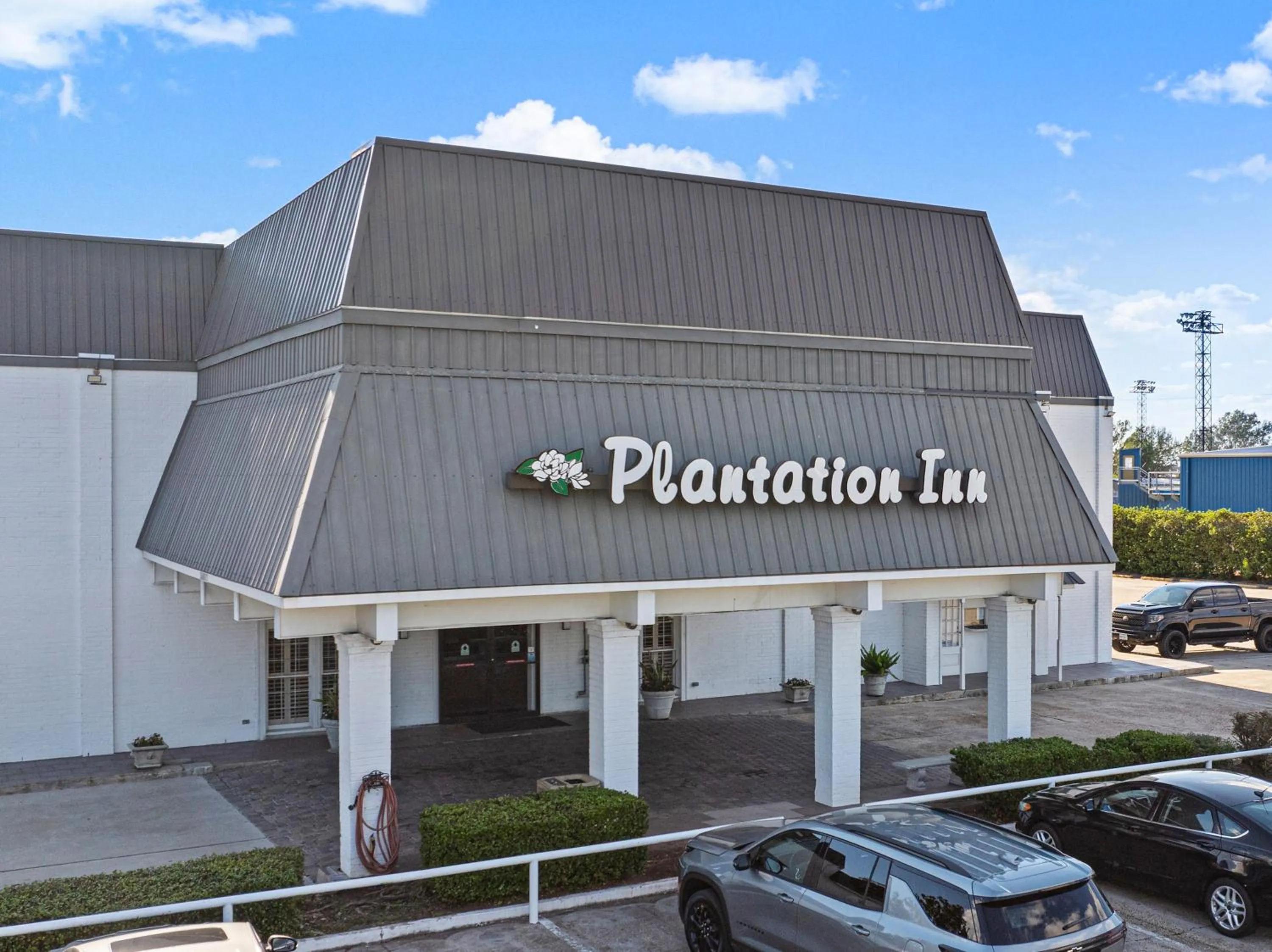 Property building in Plantation Inn