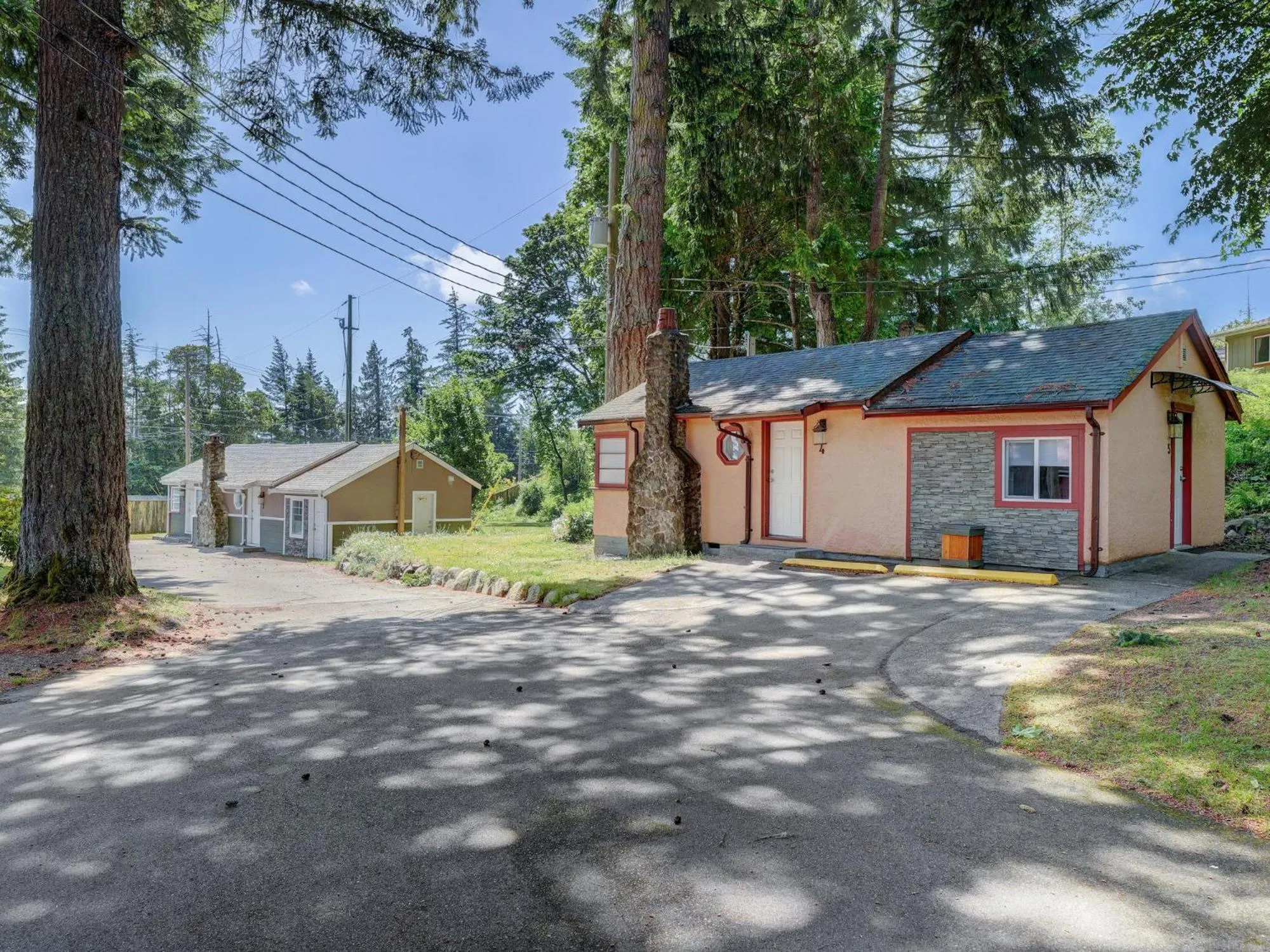 Malahat Bungalows Motel
