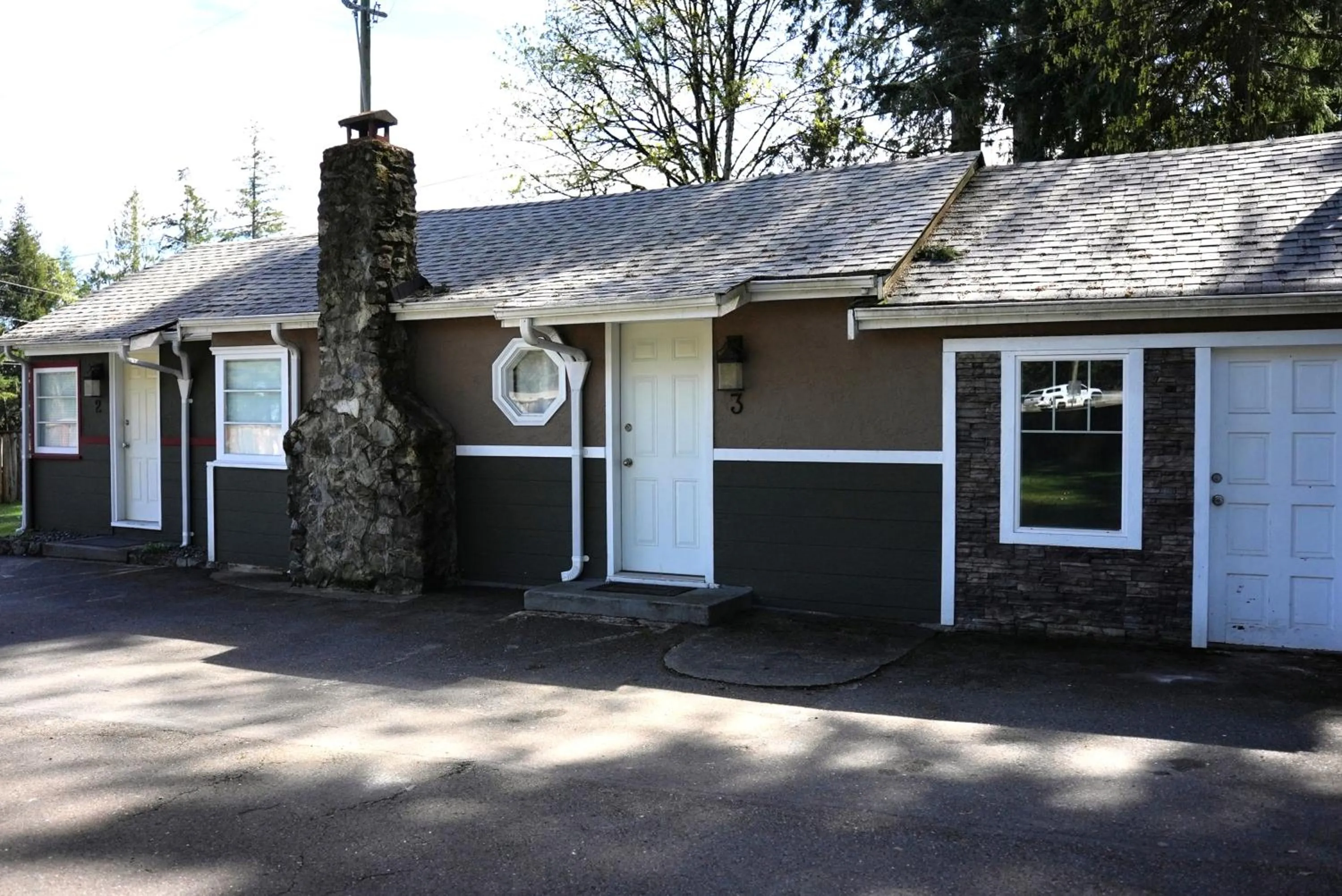 Malahat Bungalows Motel