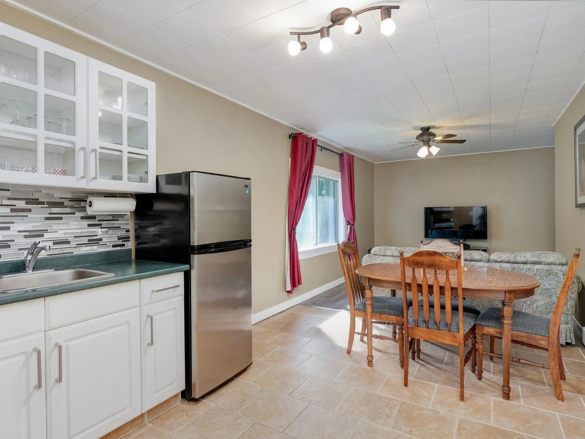 Malahat Bungalows Motel