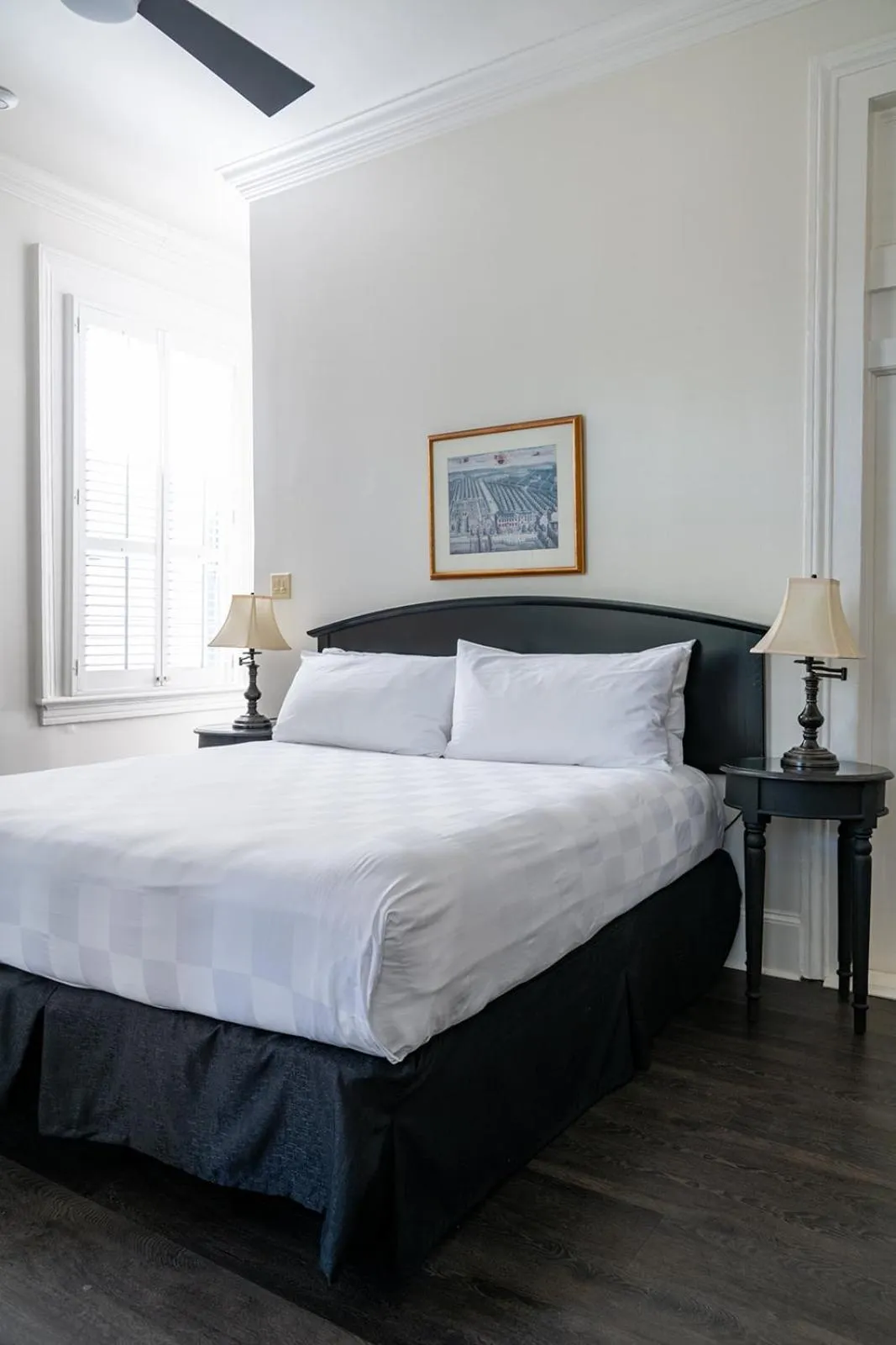 Bed in Historic Streetcar Inn