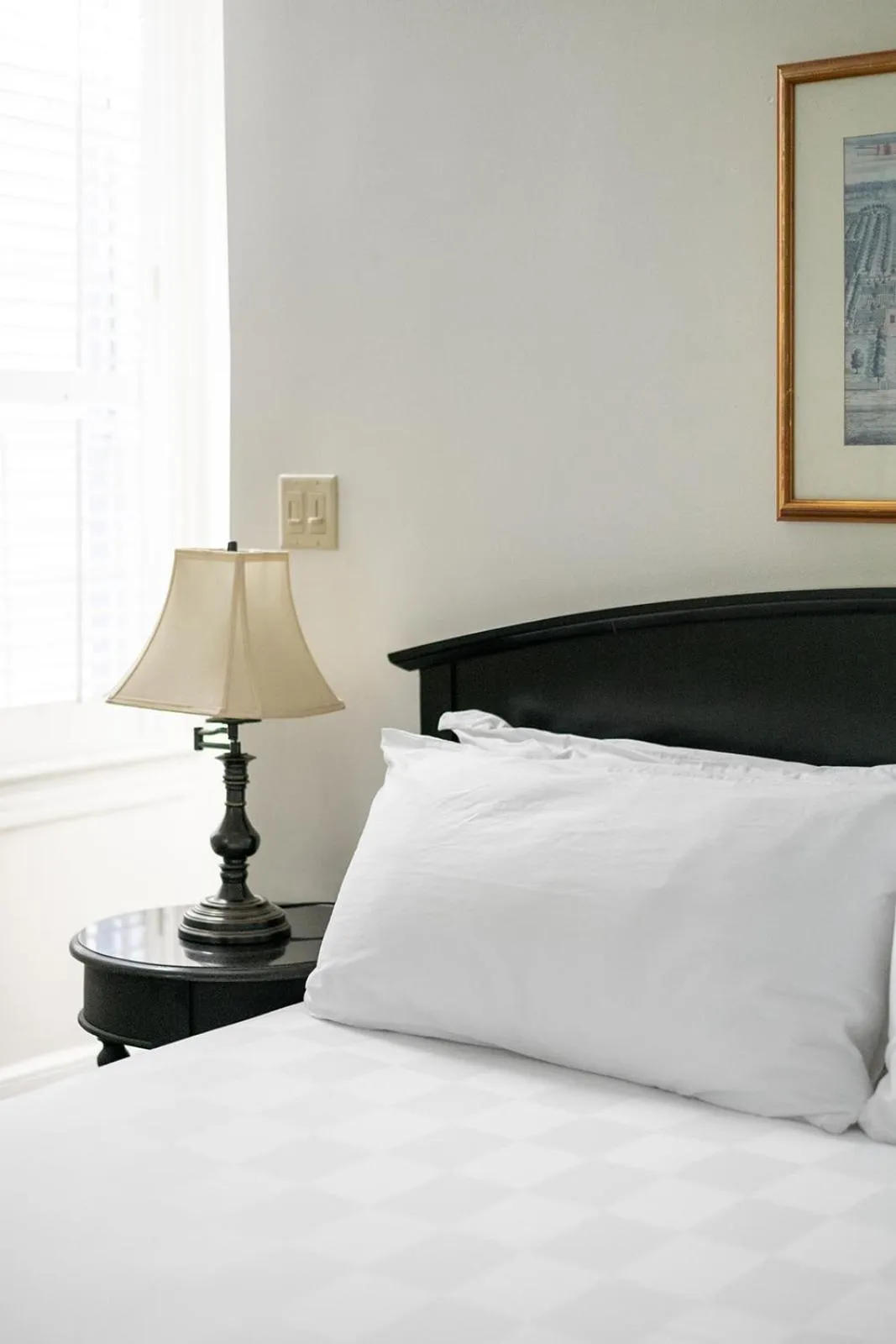 Bed in Historic Streetcar Inn