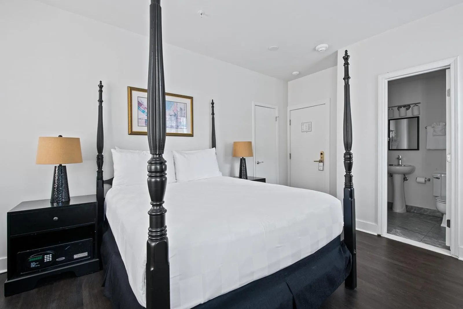 Bed in Historic Streetcar Inn