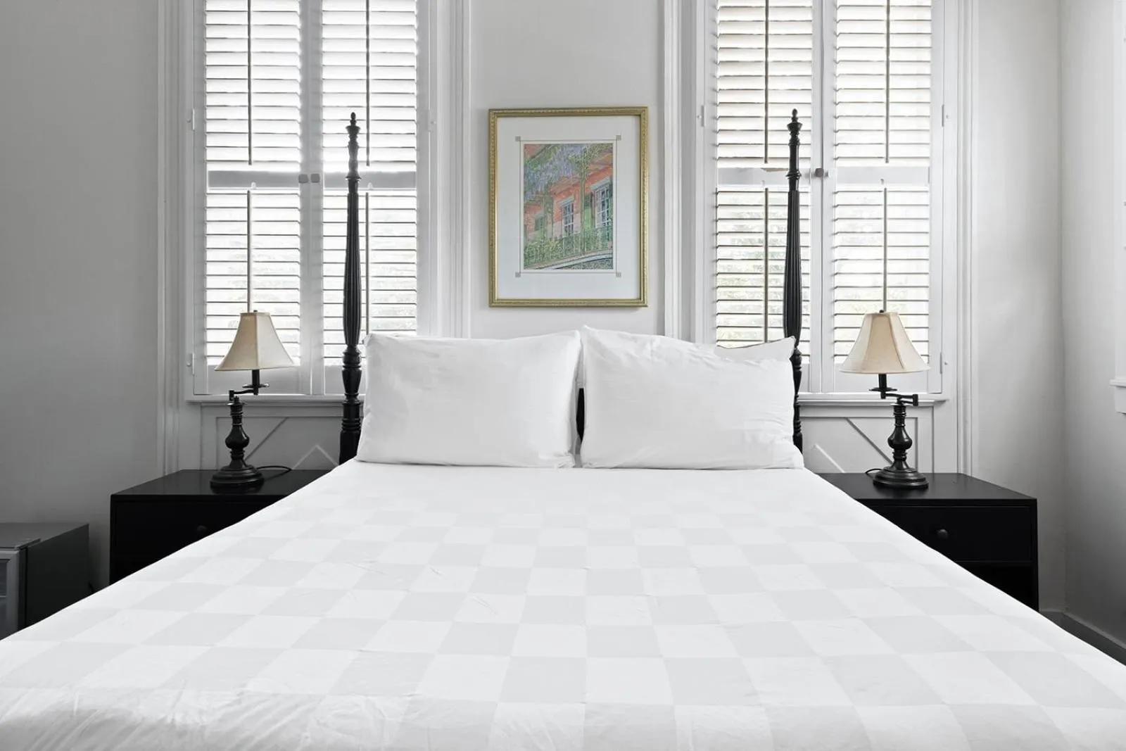 Bed in Historic Streetcar Inn