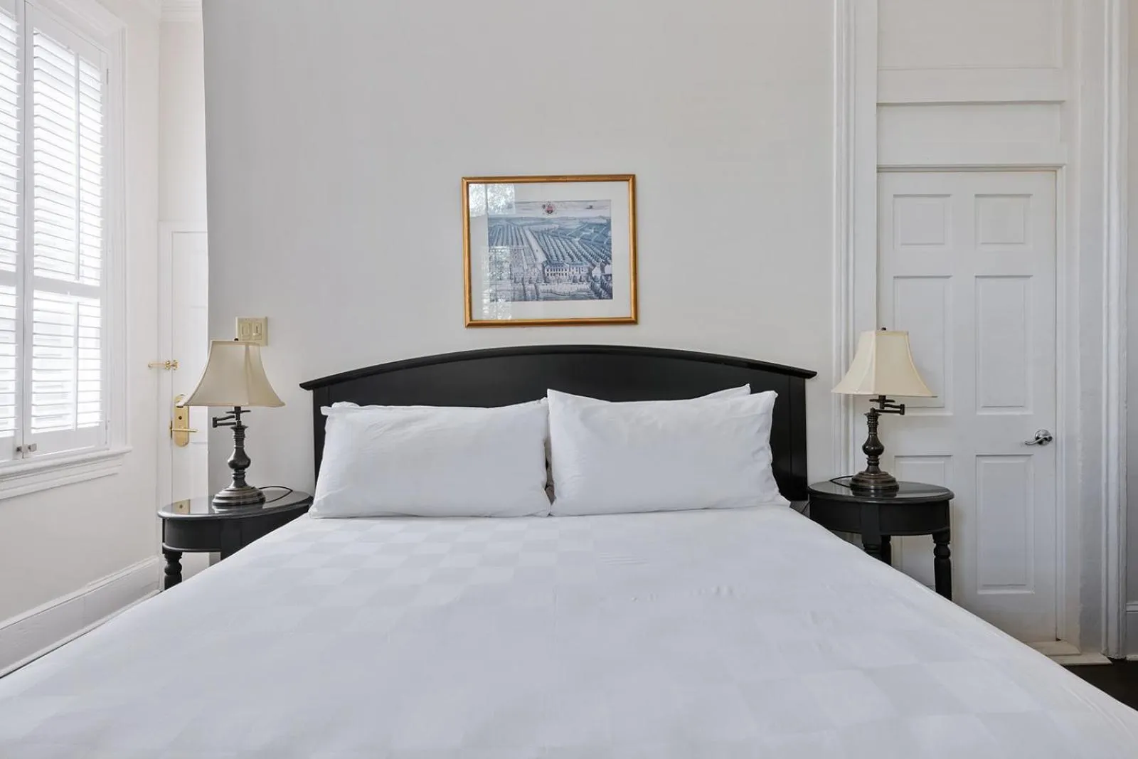 Bed in Historic Streetcar Inn