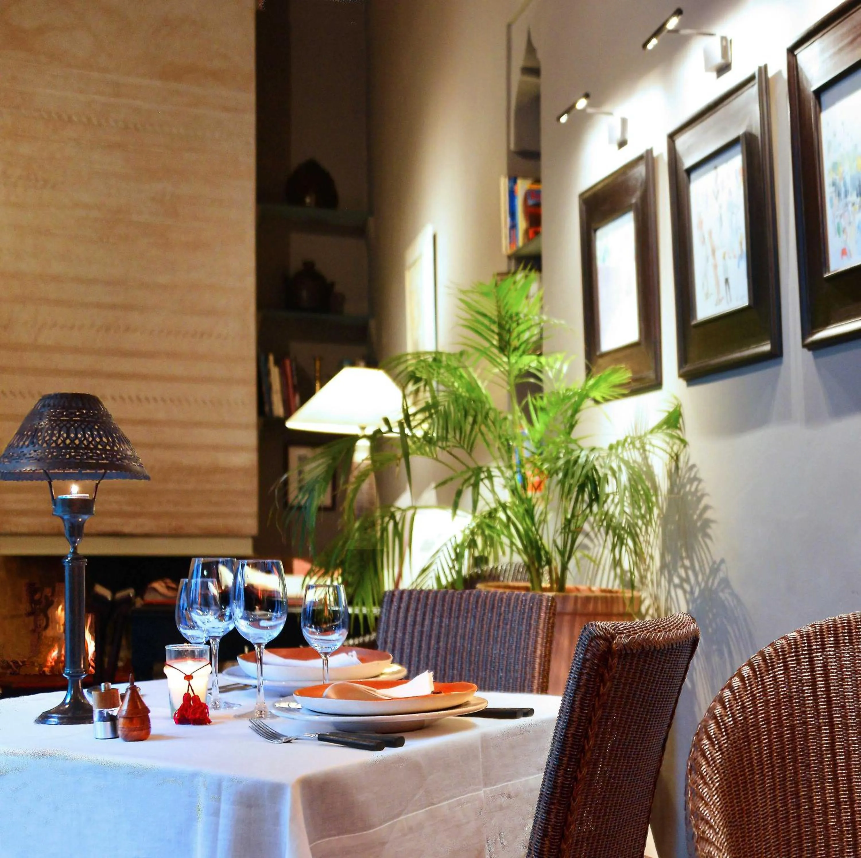 Communal lounge/ TV room in Dar Housnia