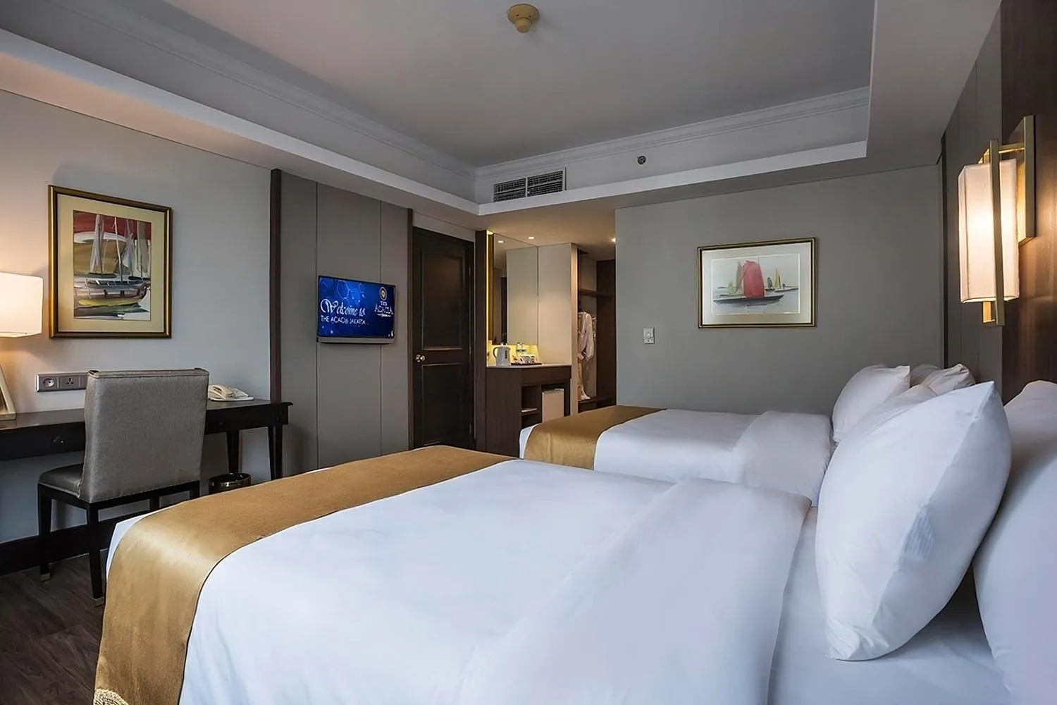 Photo of the whole room, Bed in The Acacia Hotel Jakarta