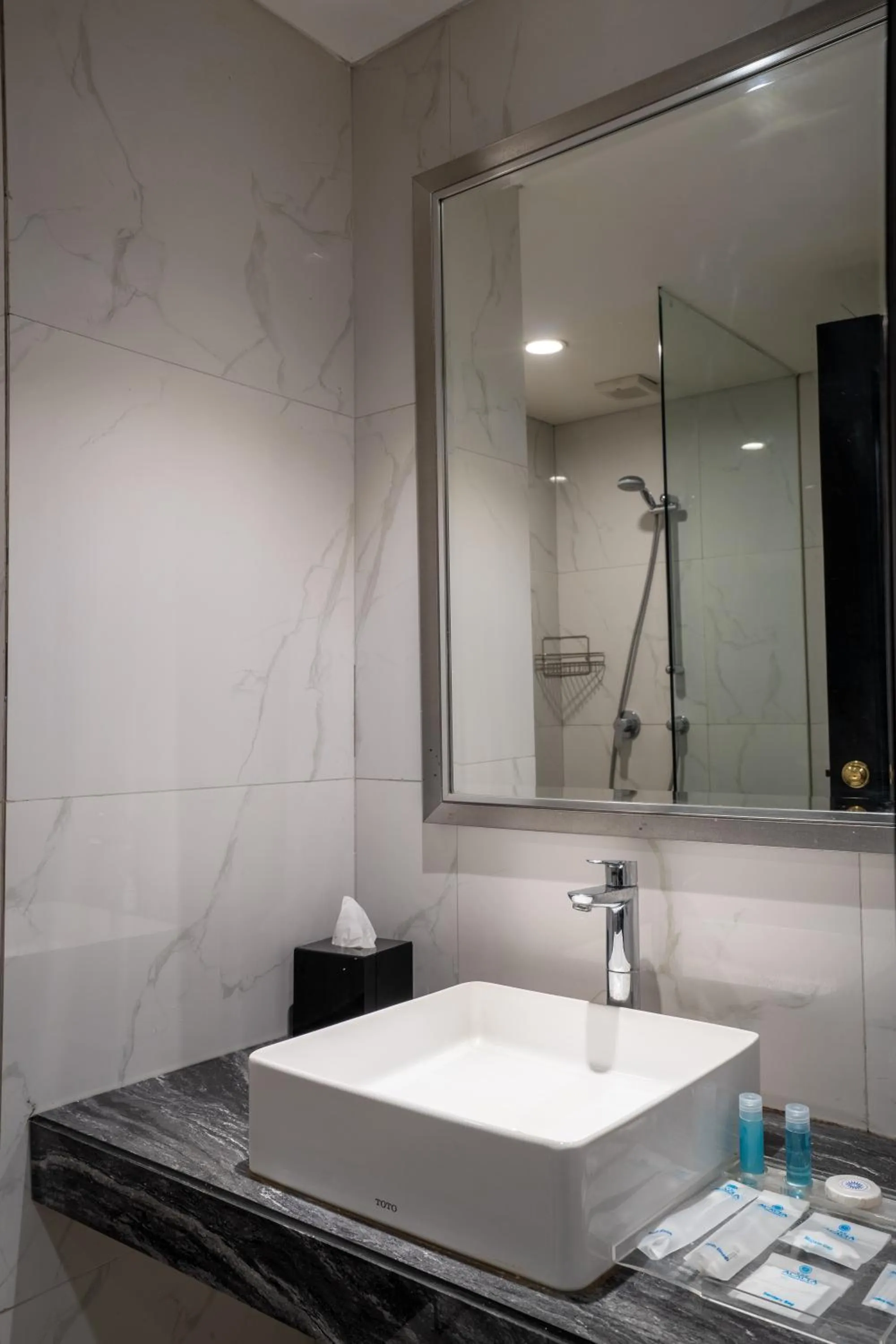 Bathroom in The Acacia Hotel Jakarta