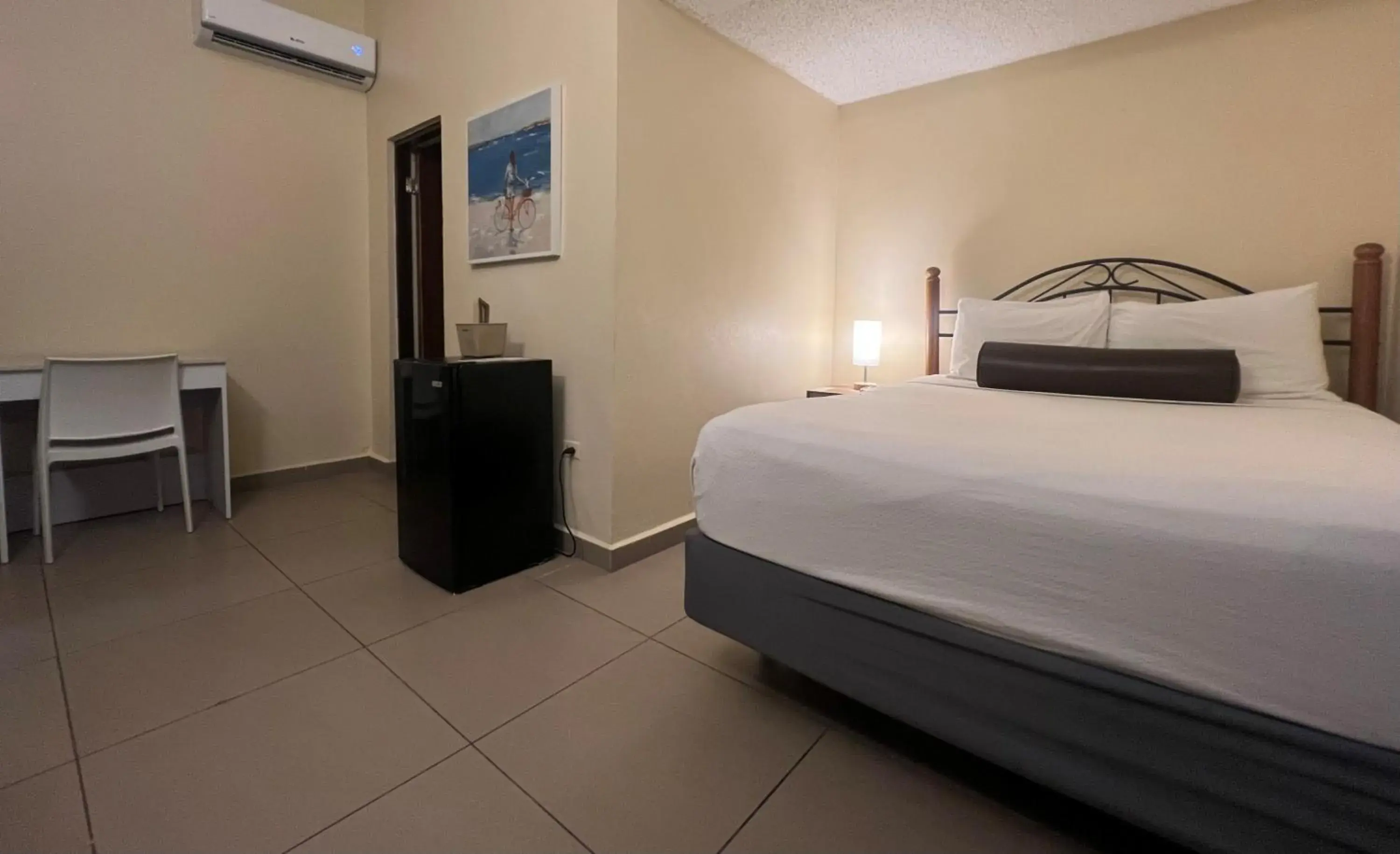 Queen Room in Hotel Villa del Sol Queen Room in Hotel Villa del Sol