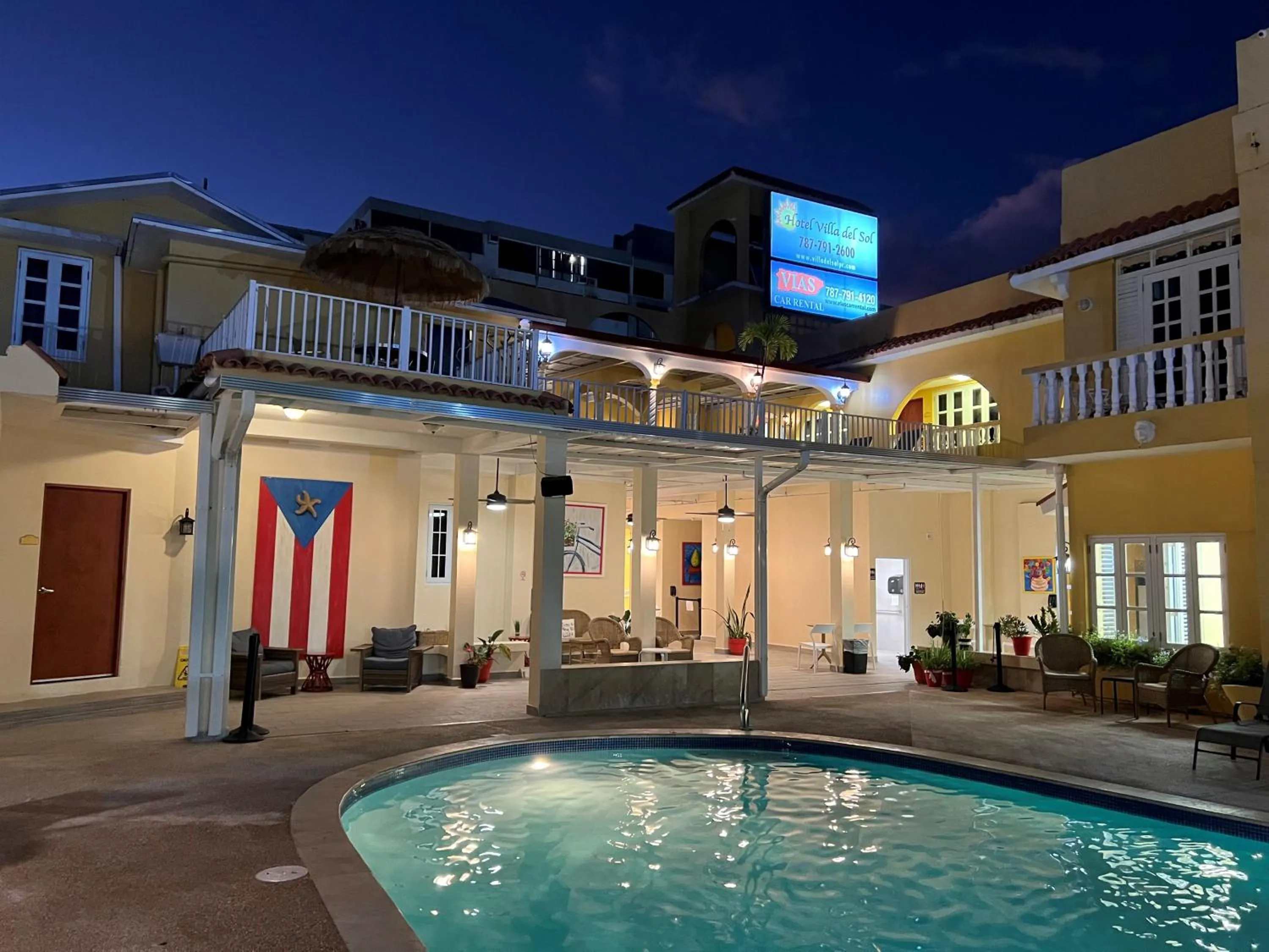 Night in Hotel Villa del Sol