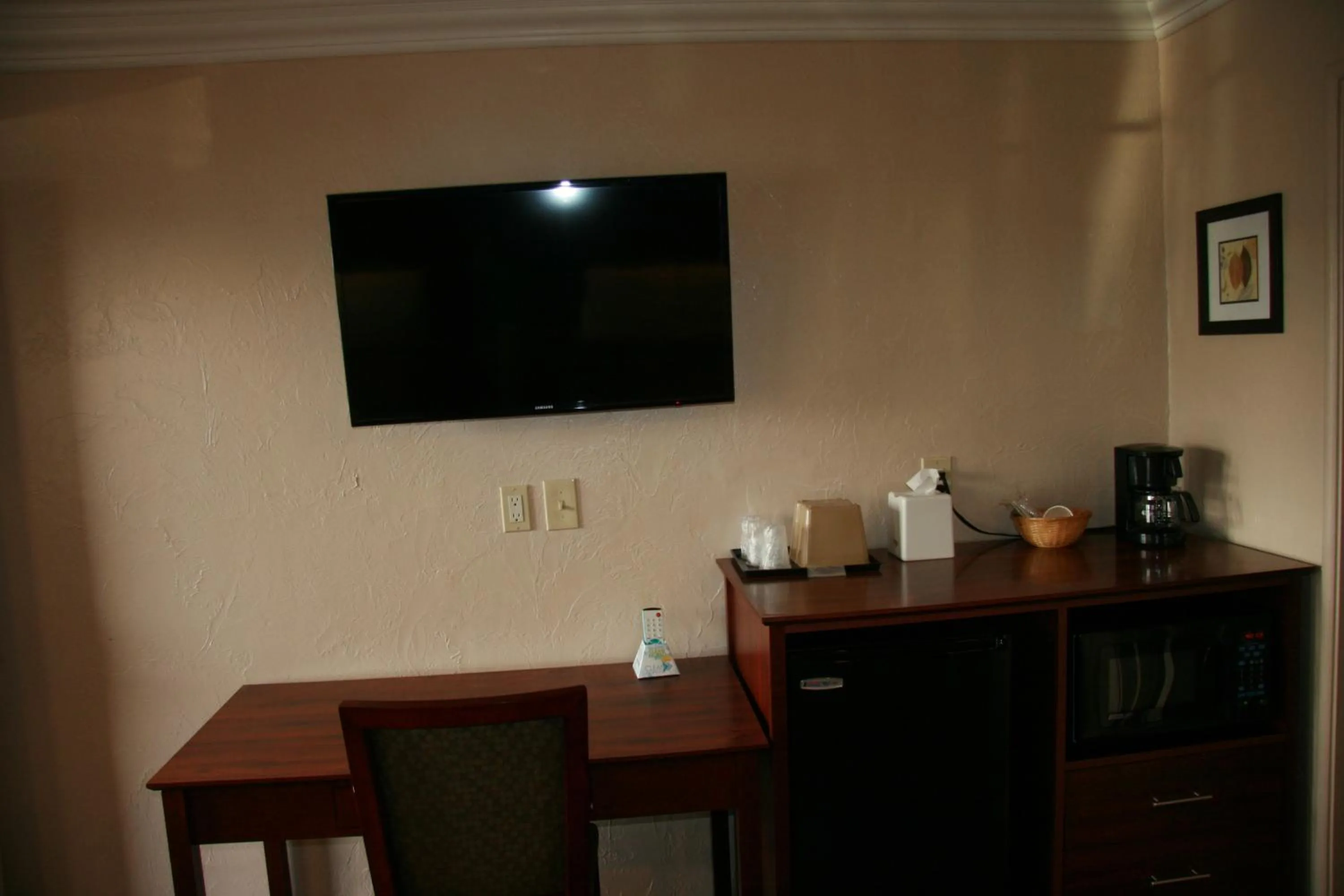 Coffee/tea facilities in Civic Center Lodge / Lake Merritt BART