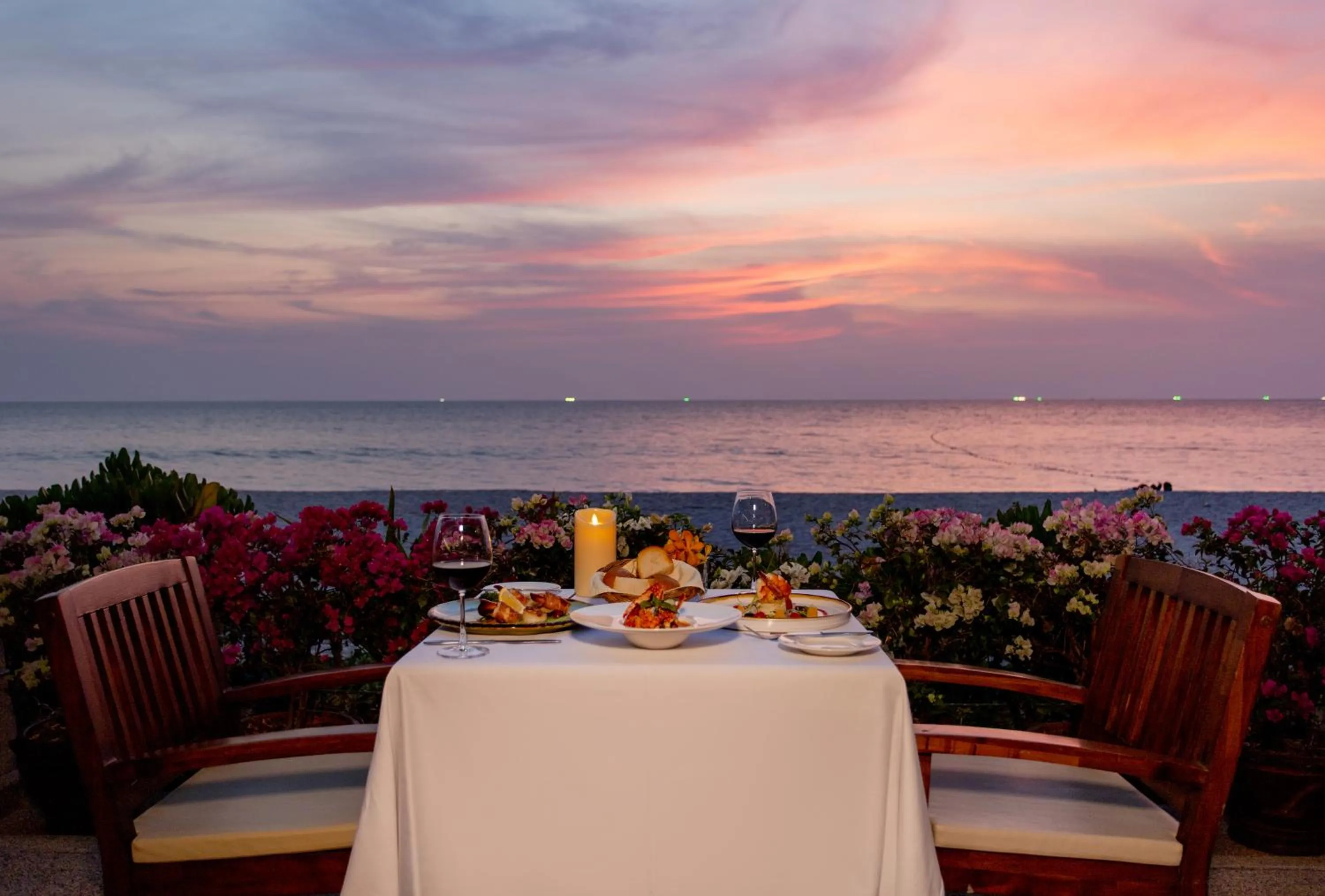 Restaurant/places to eat in Katathani Phuket Beach Resort - SHA Extra Plus