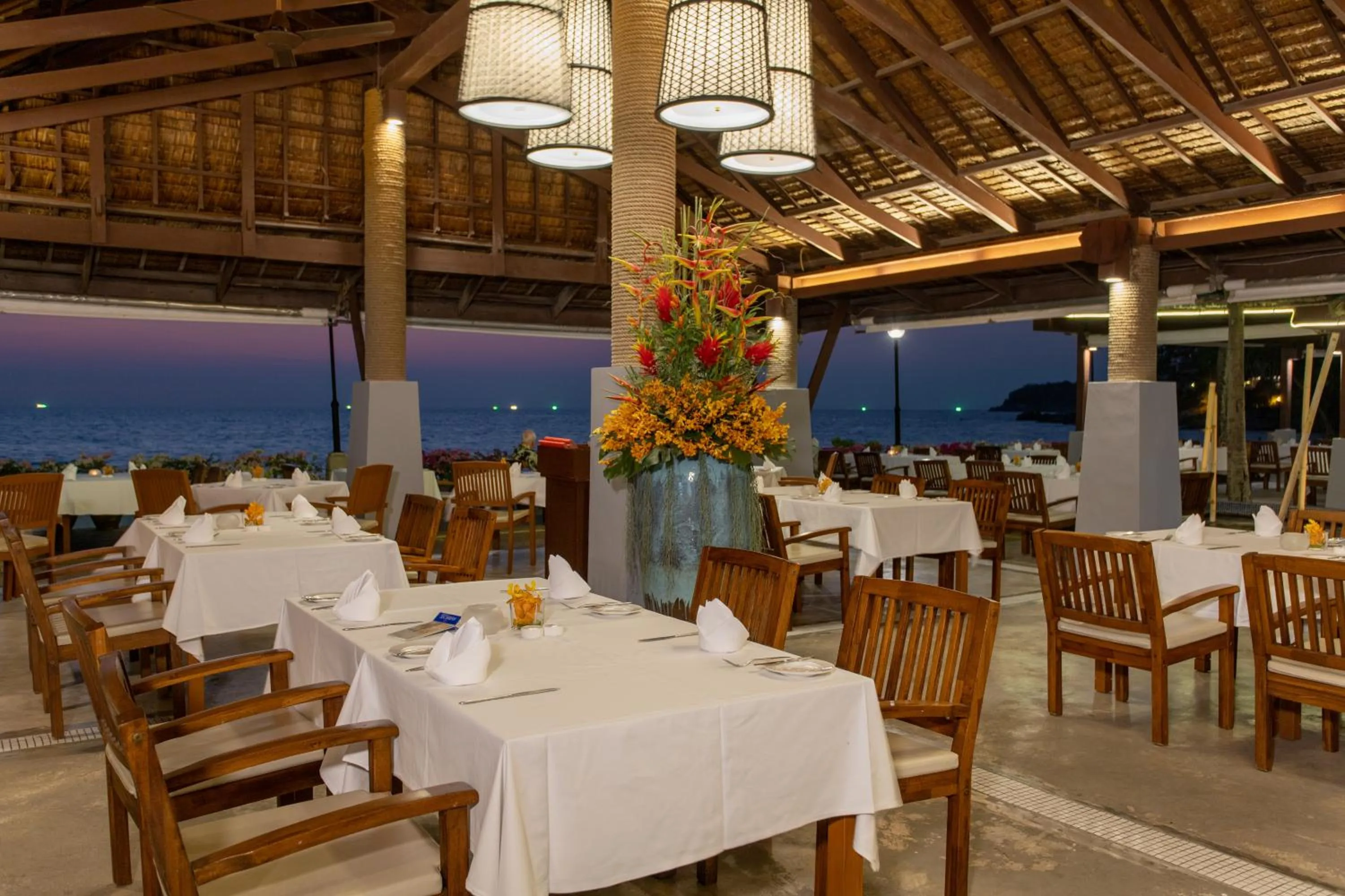 Restaurant/places to eat in Katathani Phuket Beach Resort - SHA Extra Plus