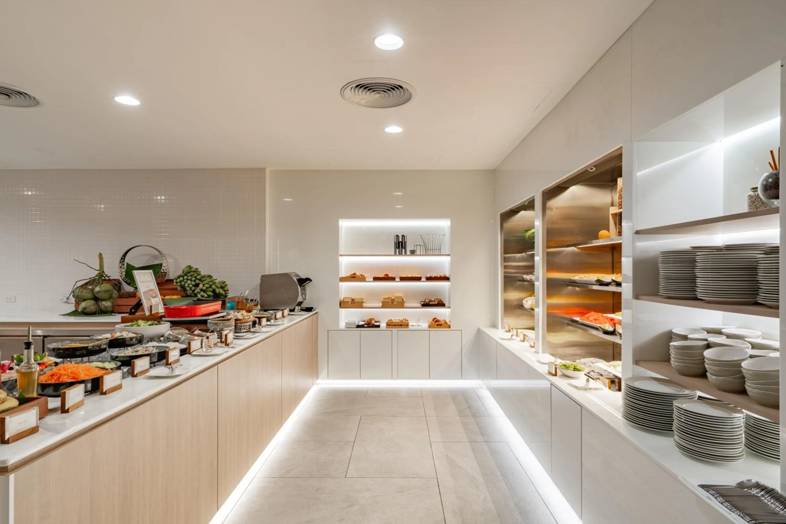 Restaurant/places to eat in Katathani Phuket Beach Resort - SHA Extra Plus