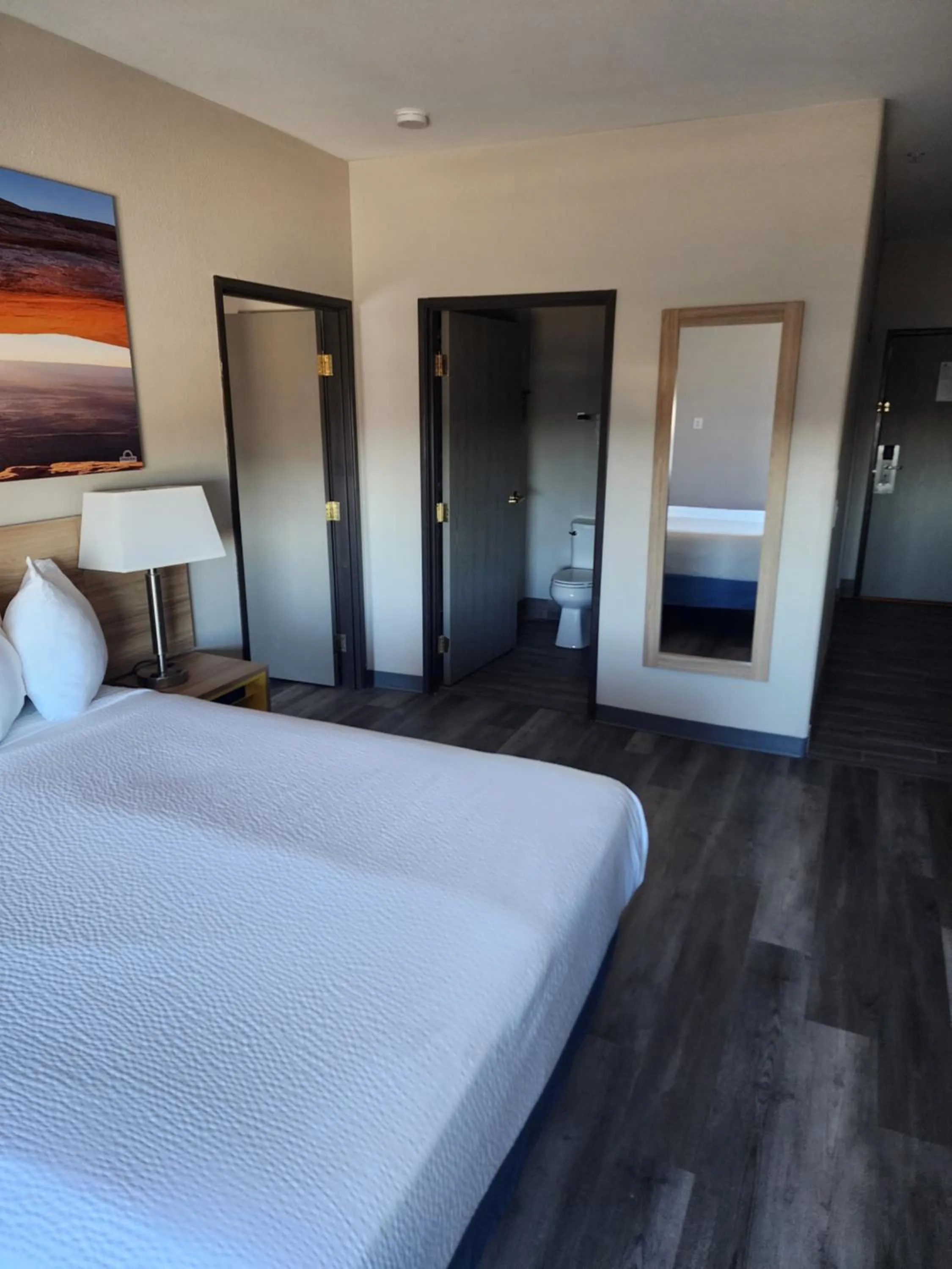 Bed in Days Inn & Suites by Wyndham Tucson/Marana