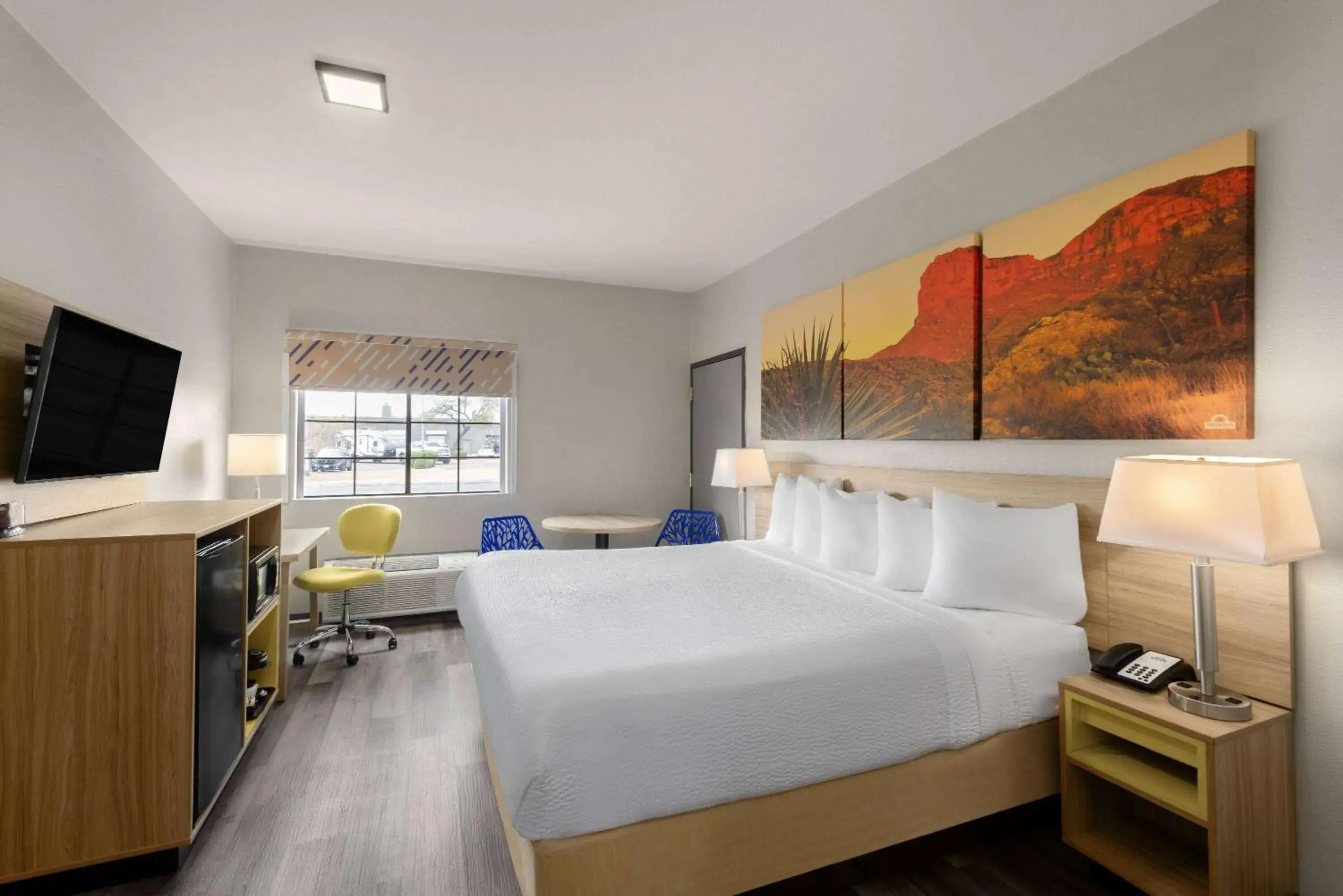 King Room - Accessible/Non-Smoking - Walk in Shower in Days Inn & Suites by Wyndham Tucson/Marana King Room - Accessible/Non-Smoking - Walk in Shower in Days Inn & Suites by Wyndham Tucson/Marana