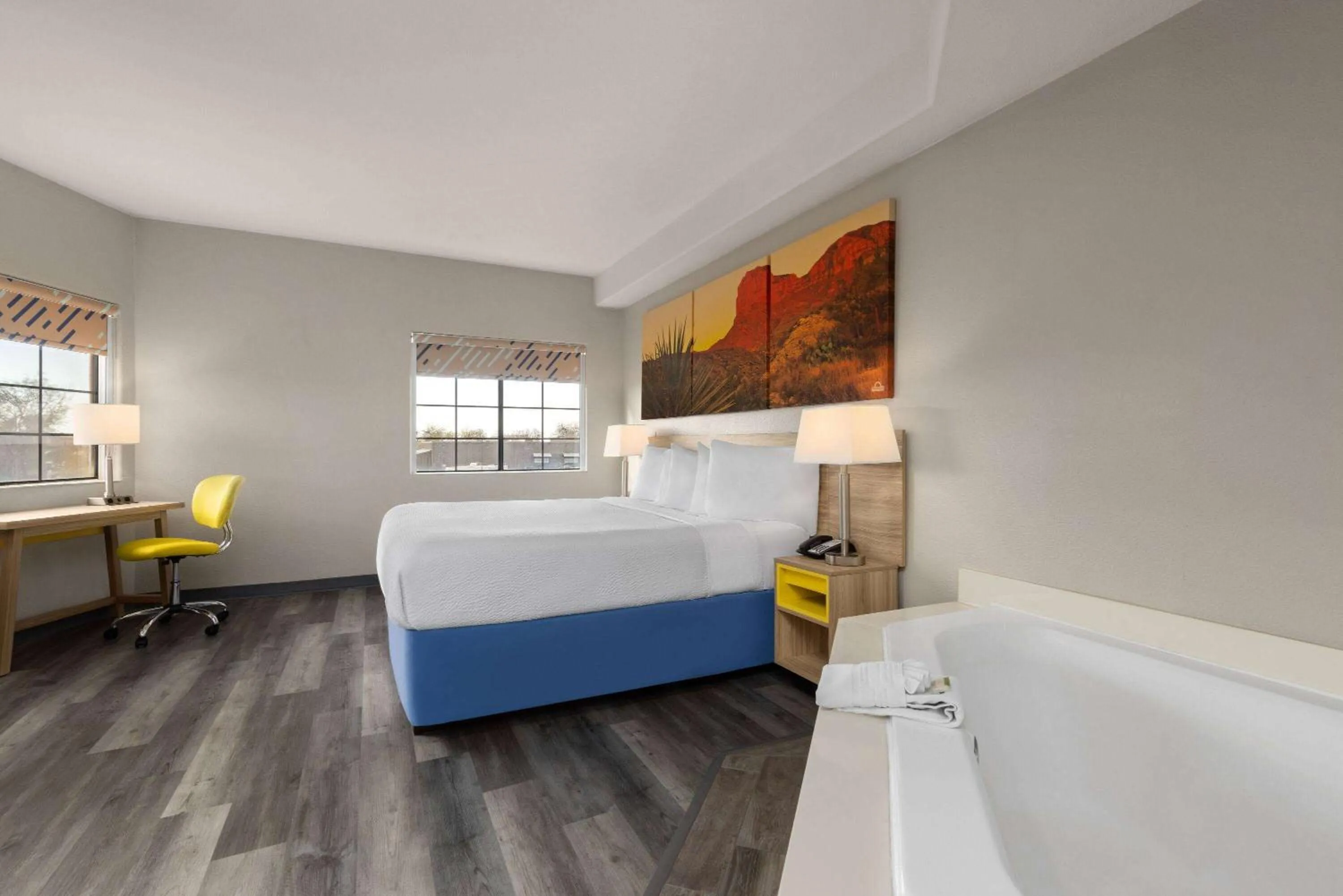 Bed in Days Inn & Suites by Wyndham Tucson/Marana