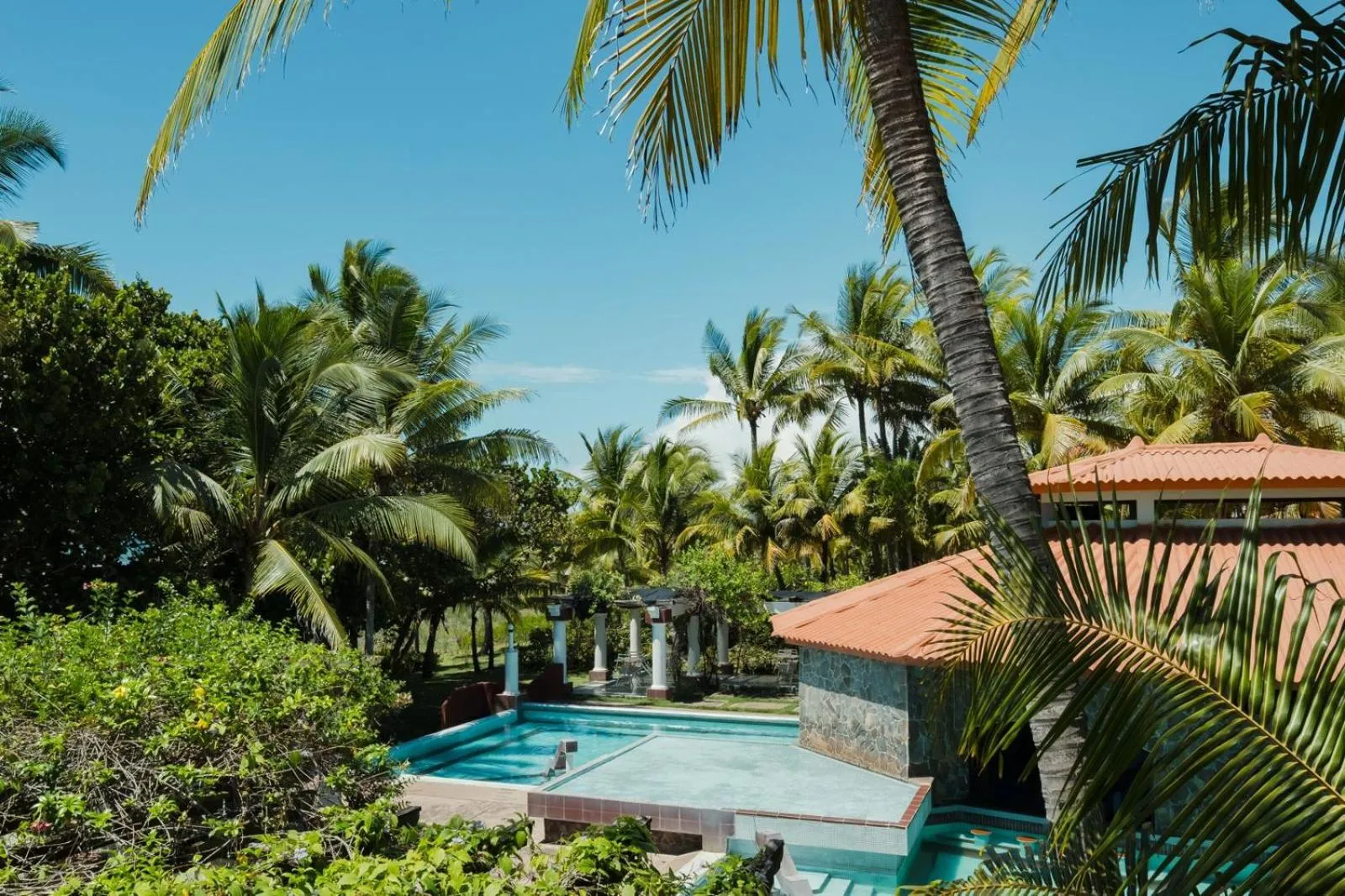 Swimming pool in Las Olas Beach Resort