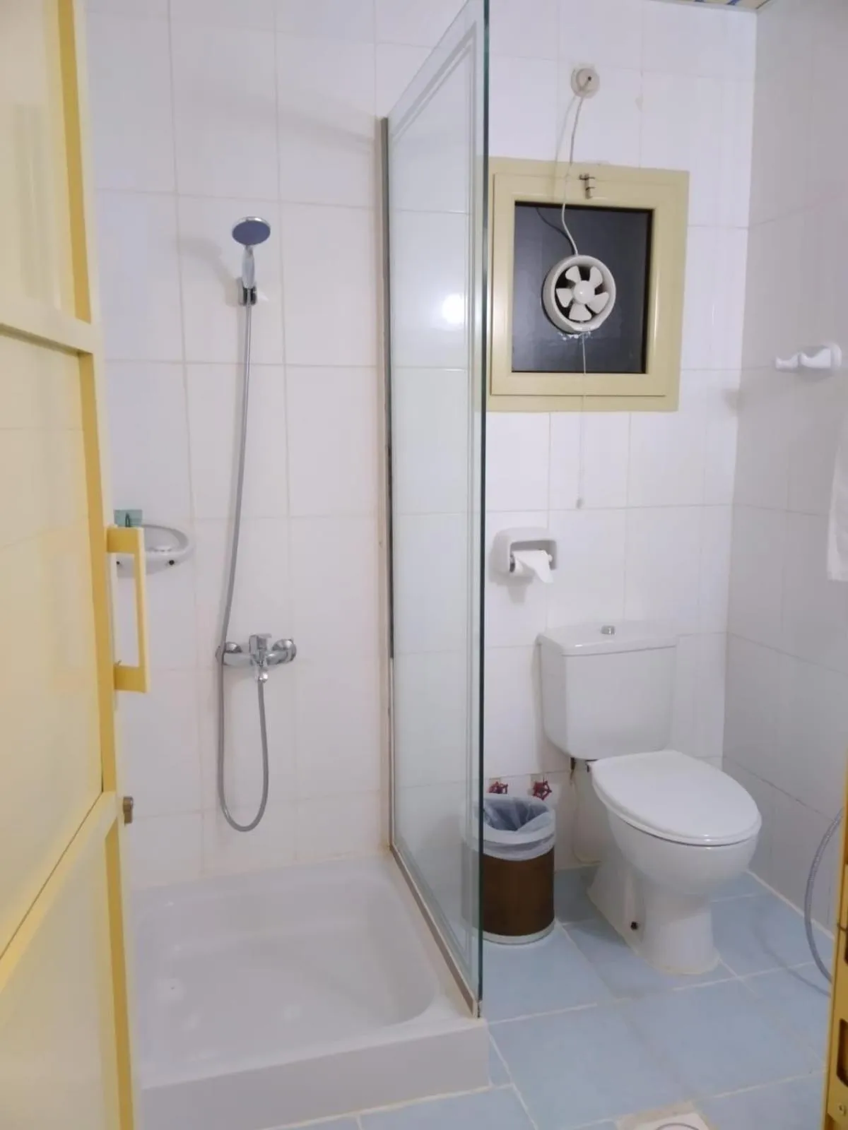 Bathroom in La Villa Hotel