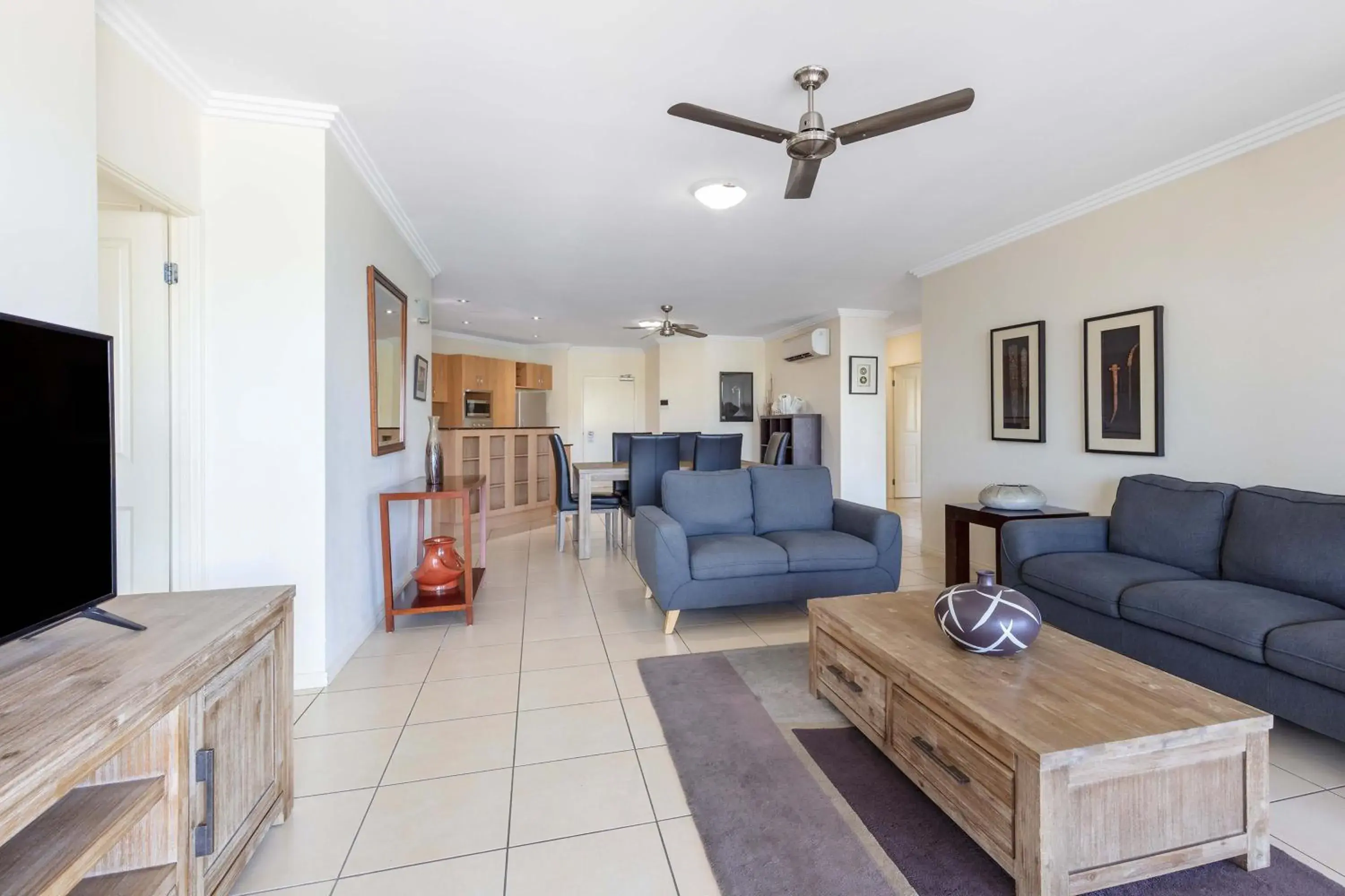 Three-Bedroom Apartment with Water View in Piermonde Apartments Cairns Three-Bedroom Apartment with Water View in Piermonde Apartments Cairns