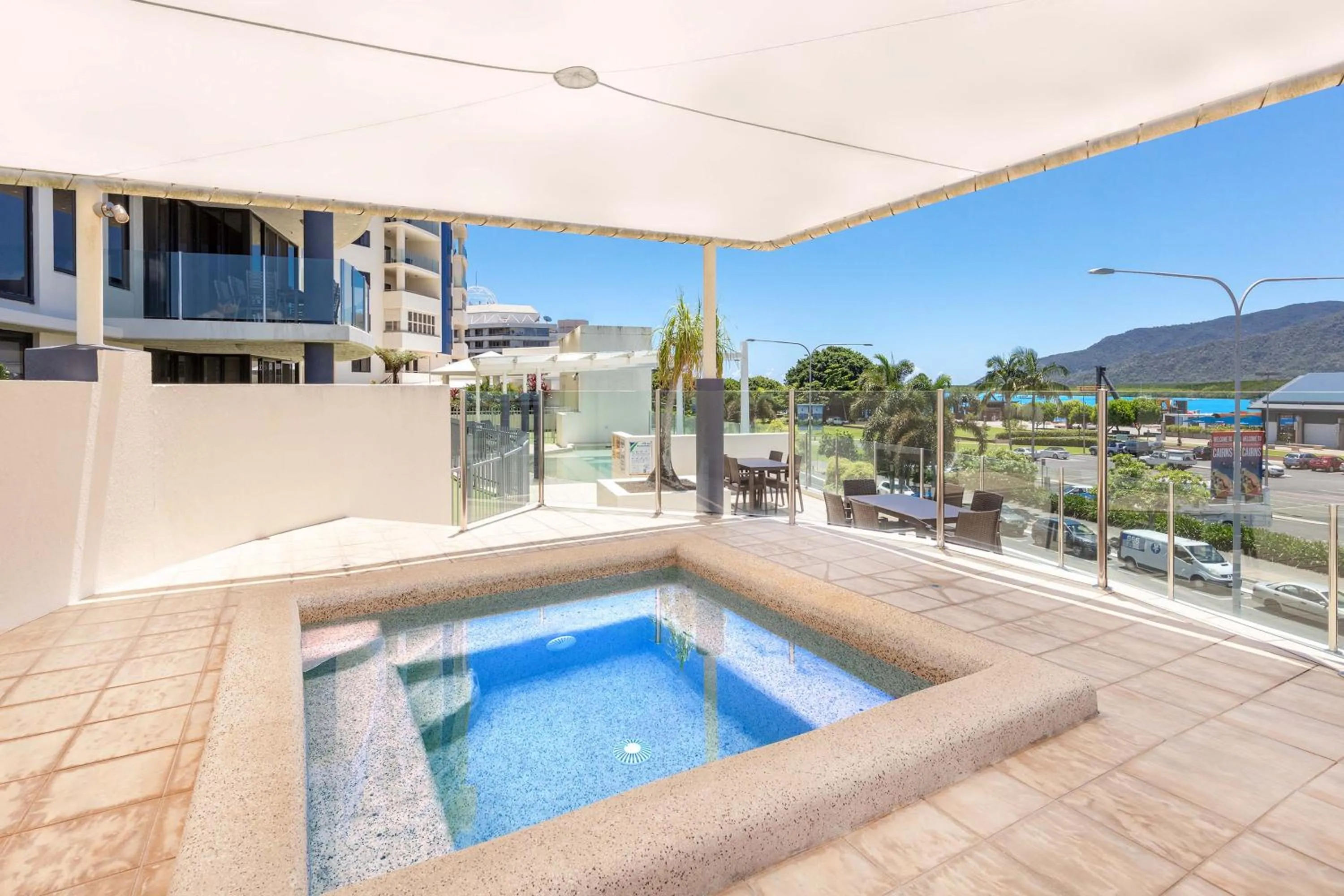Spa and wellness centre/facilities in Piermonde Apartments Cairns