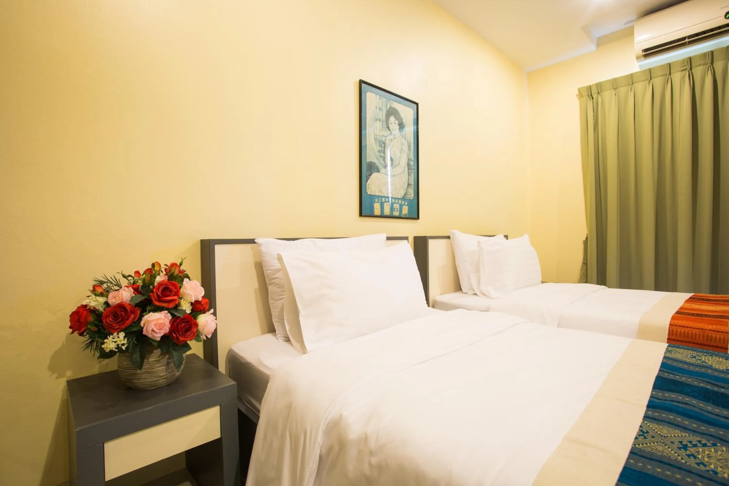 Photo of the whole room, Bed in Central Residences