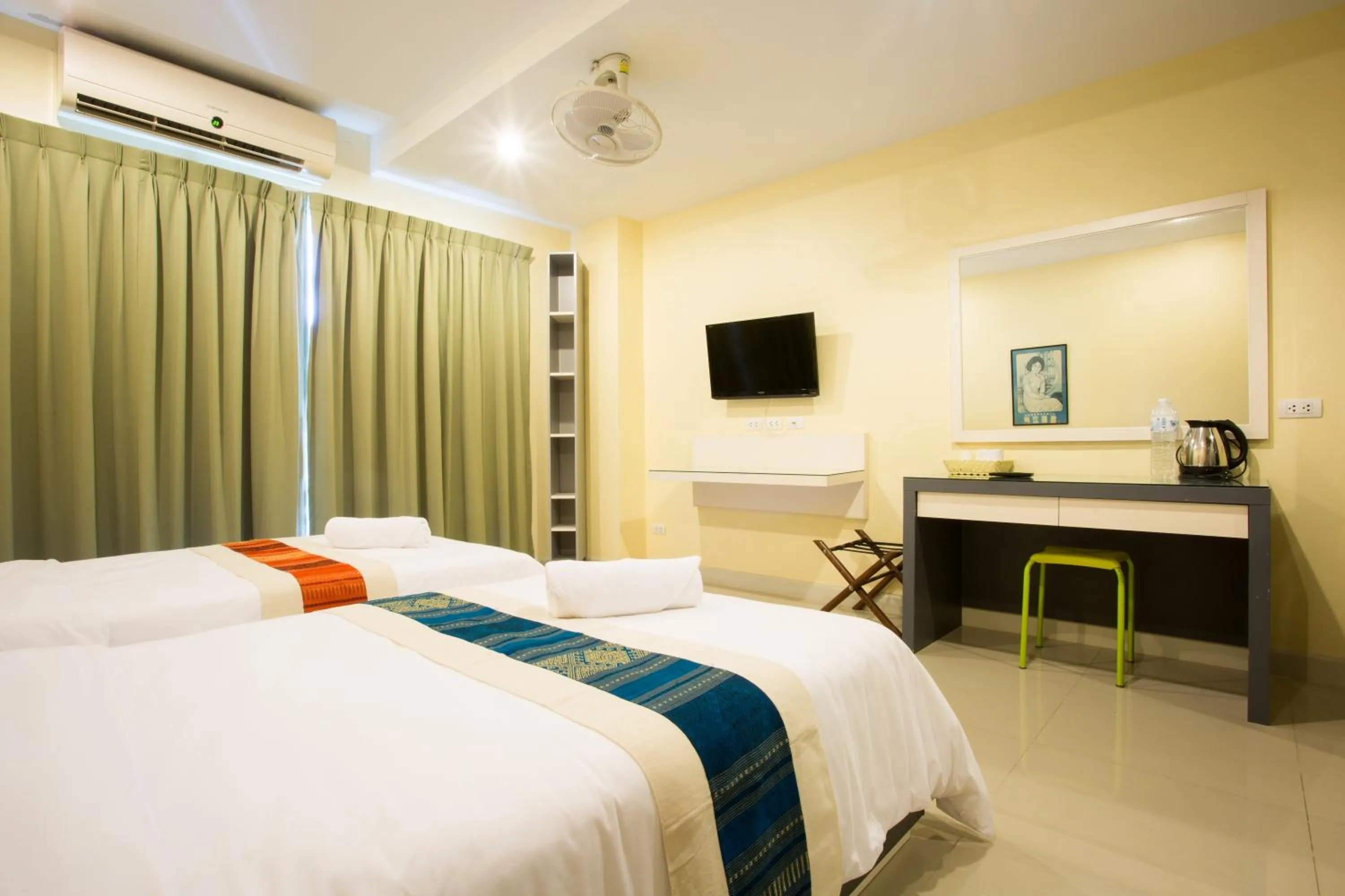 Photo of the whole room, Bed in Central Residences