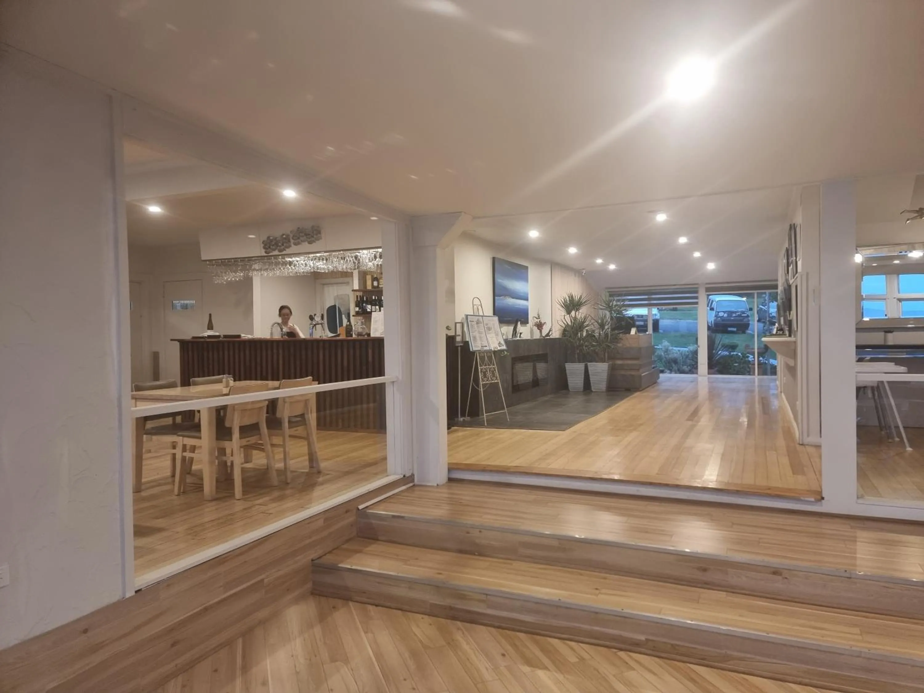 Restaurant/places to eat in Diamond Island Resort, Restaurant & Bar and Penguin Show