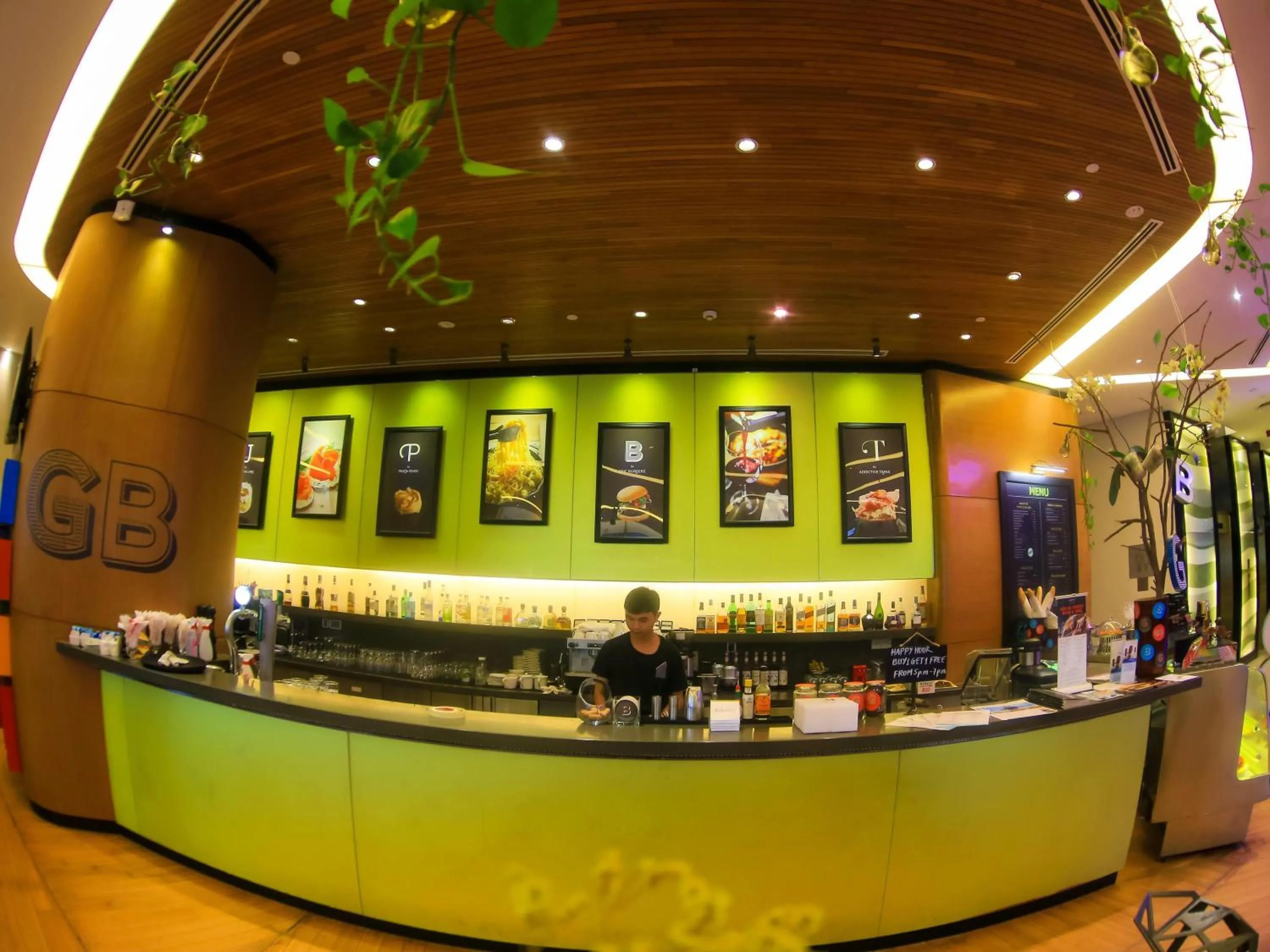 Restaurant/places to eat in Novotel Danang Premier Han River