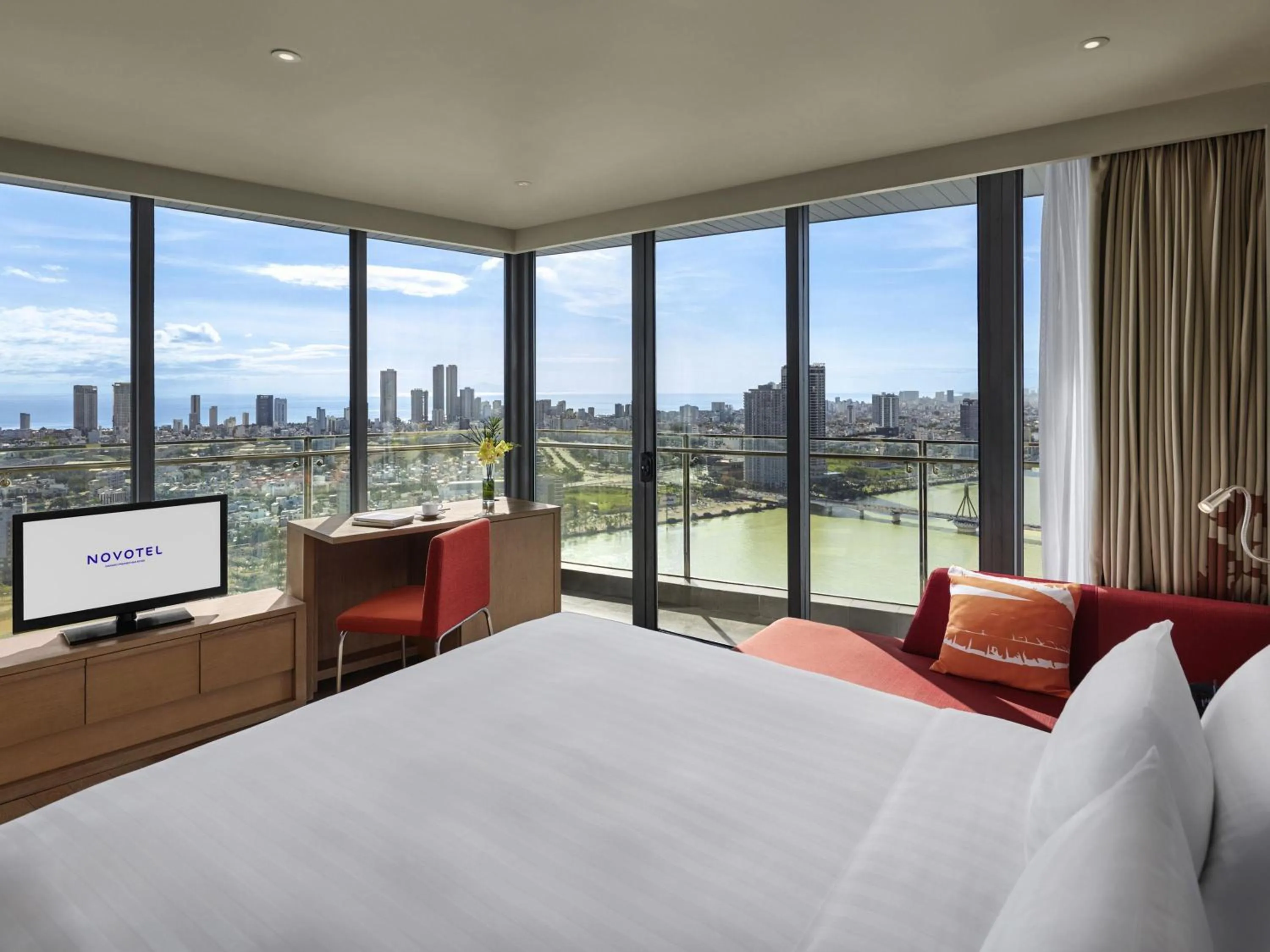 Bedroom, Bed in Novotel Danang Premier Han River